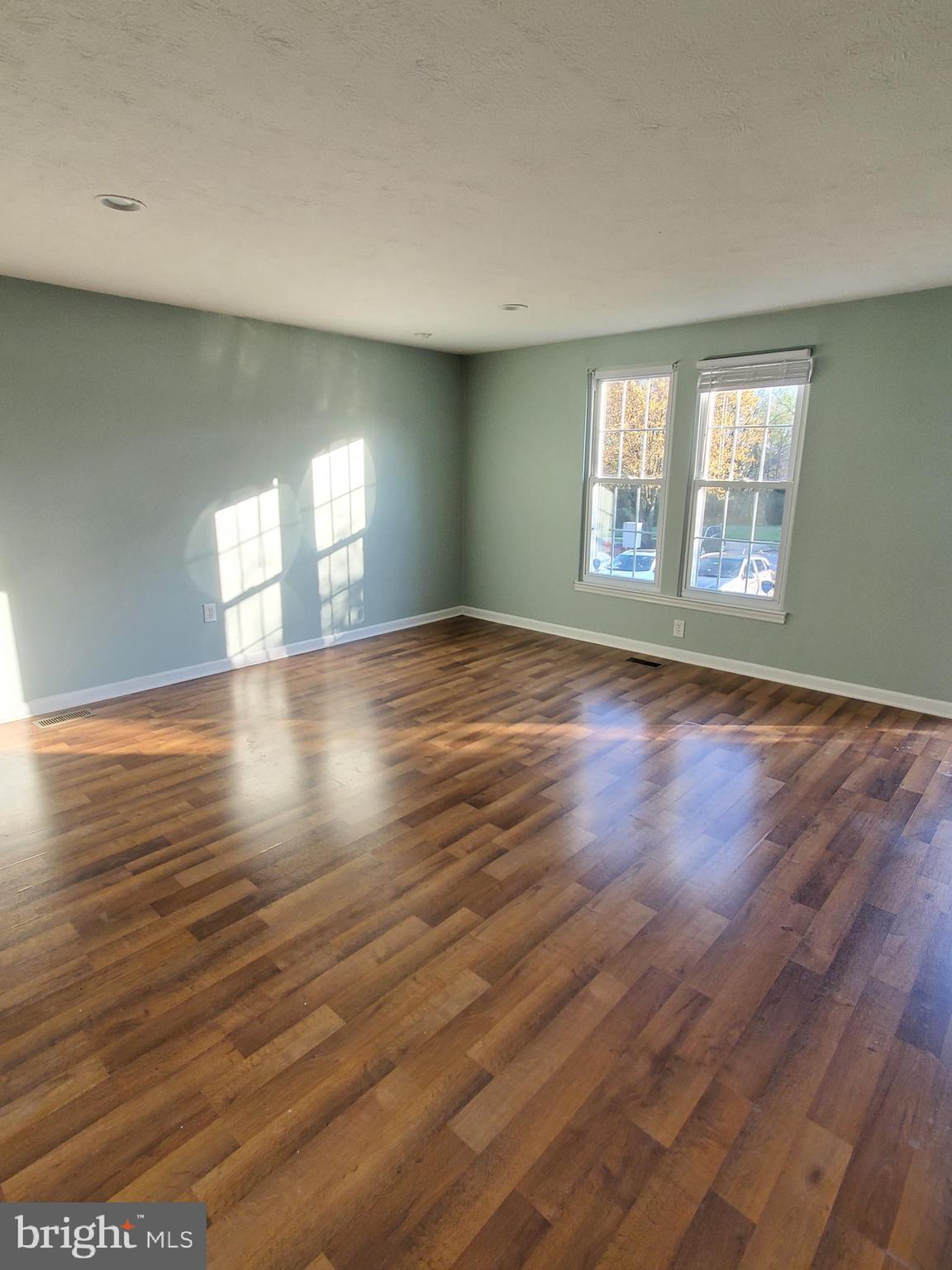 UPTON VILLAGE NORTH - Residential Lease