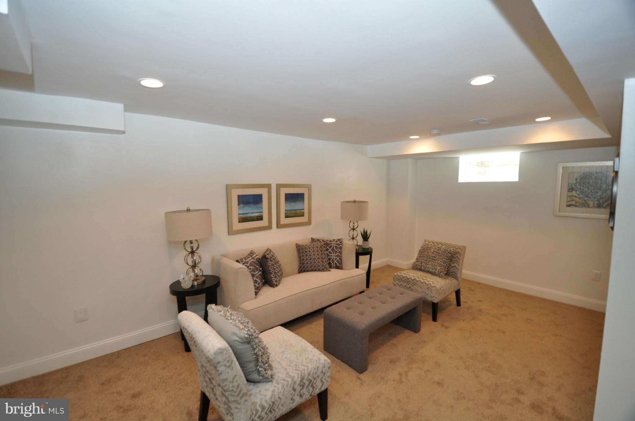 WOODSIDE FOREST - Residential