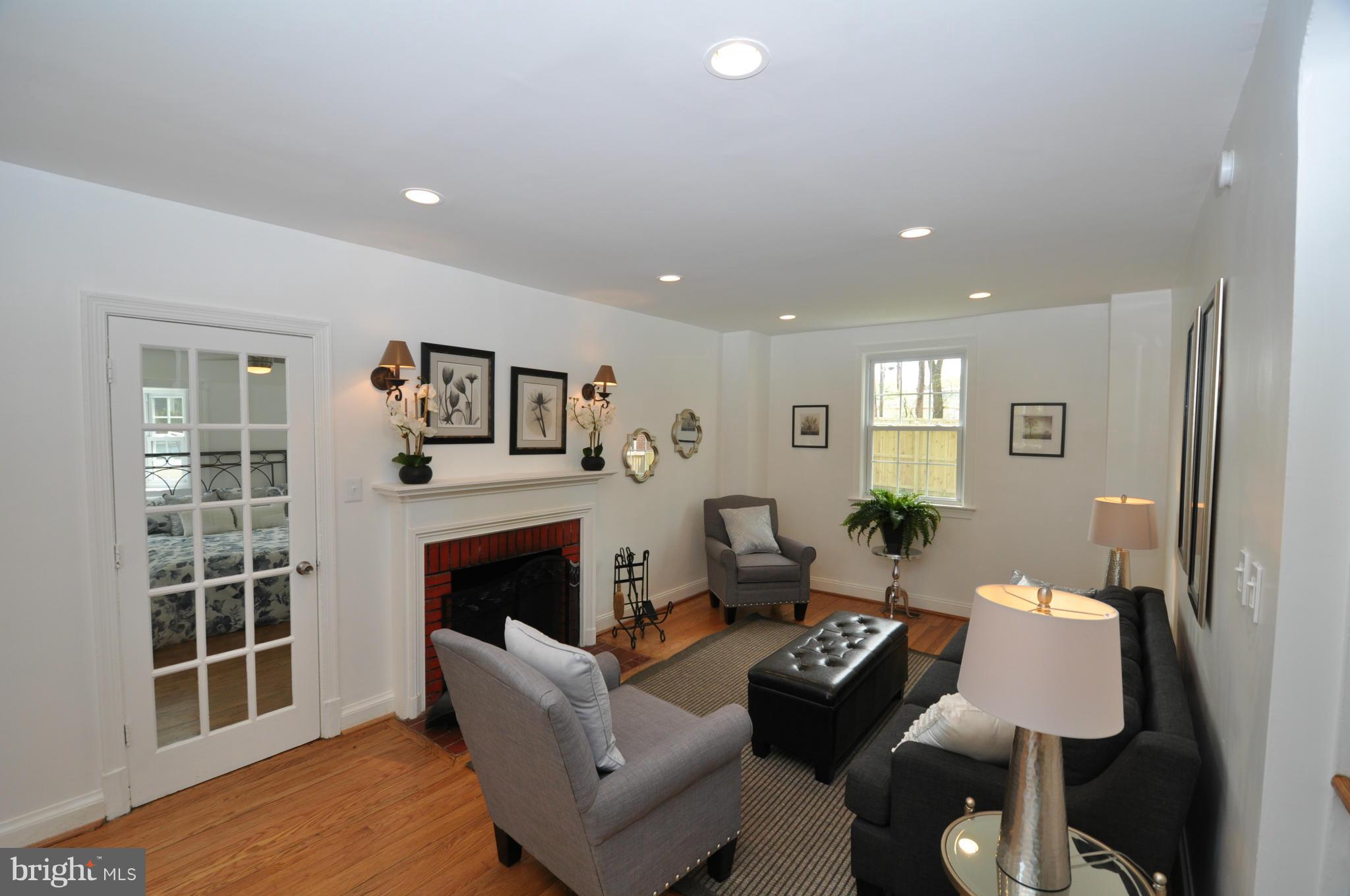 WOODSIDE FOREST - Residential