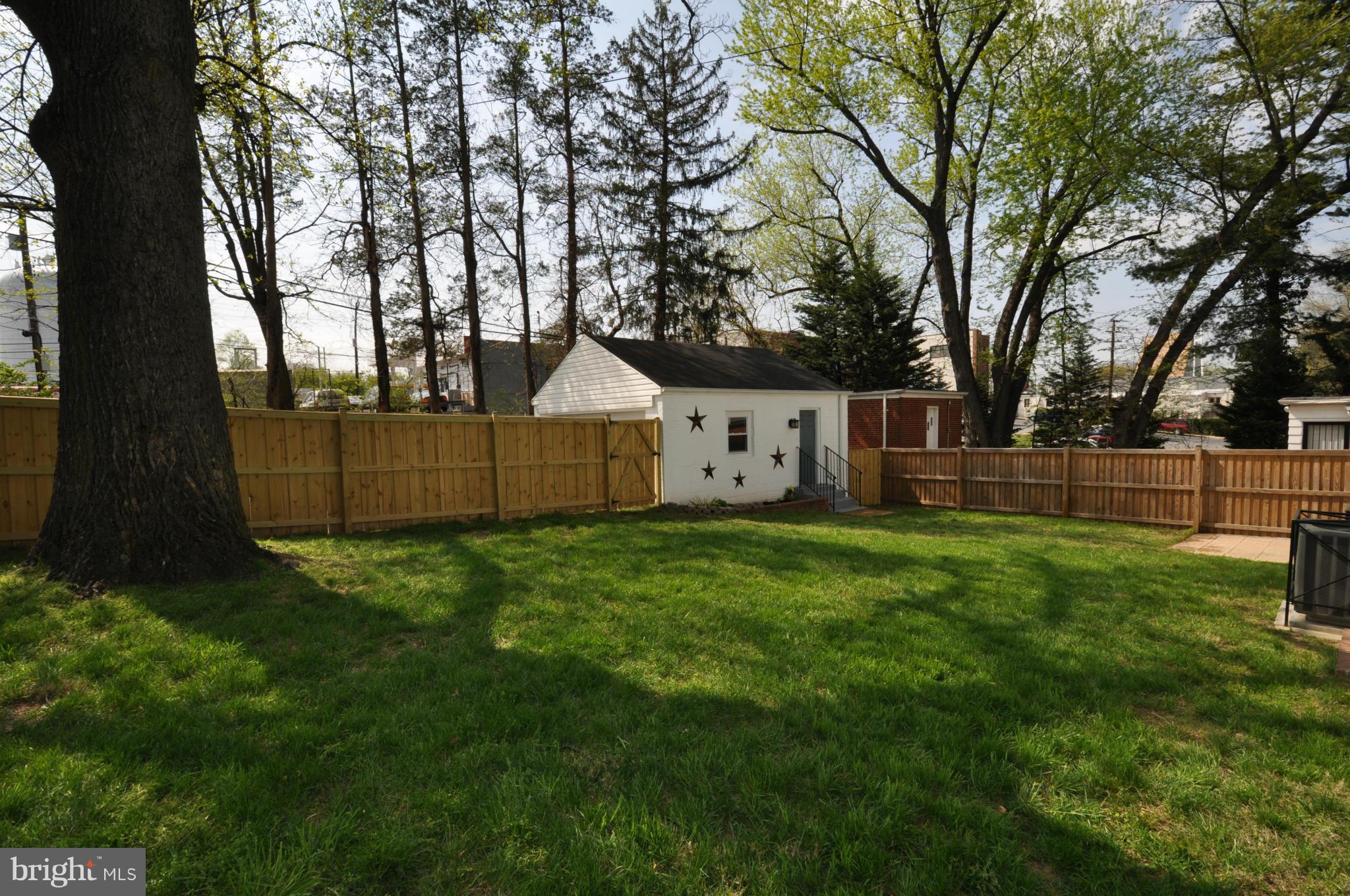 WOODSIDE FOREST - Residential