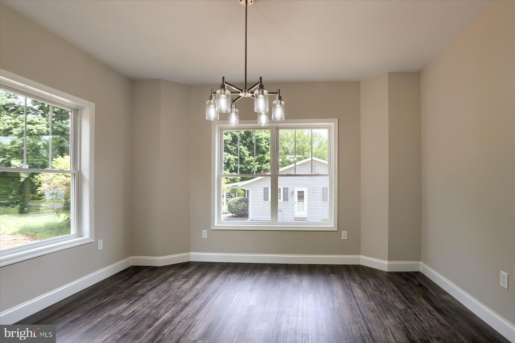 NICHOLAS MANOR - Residential