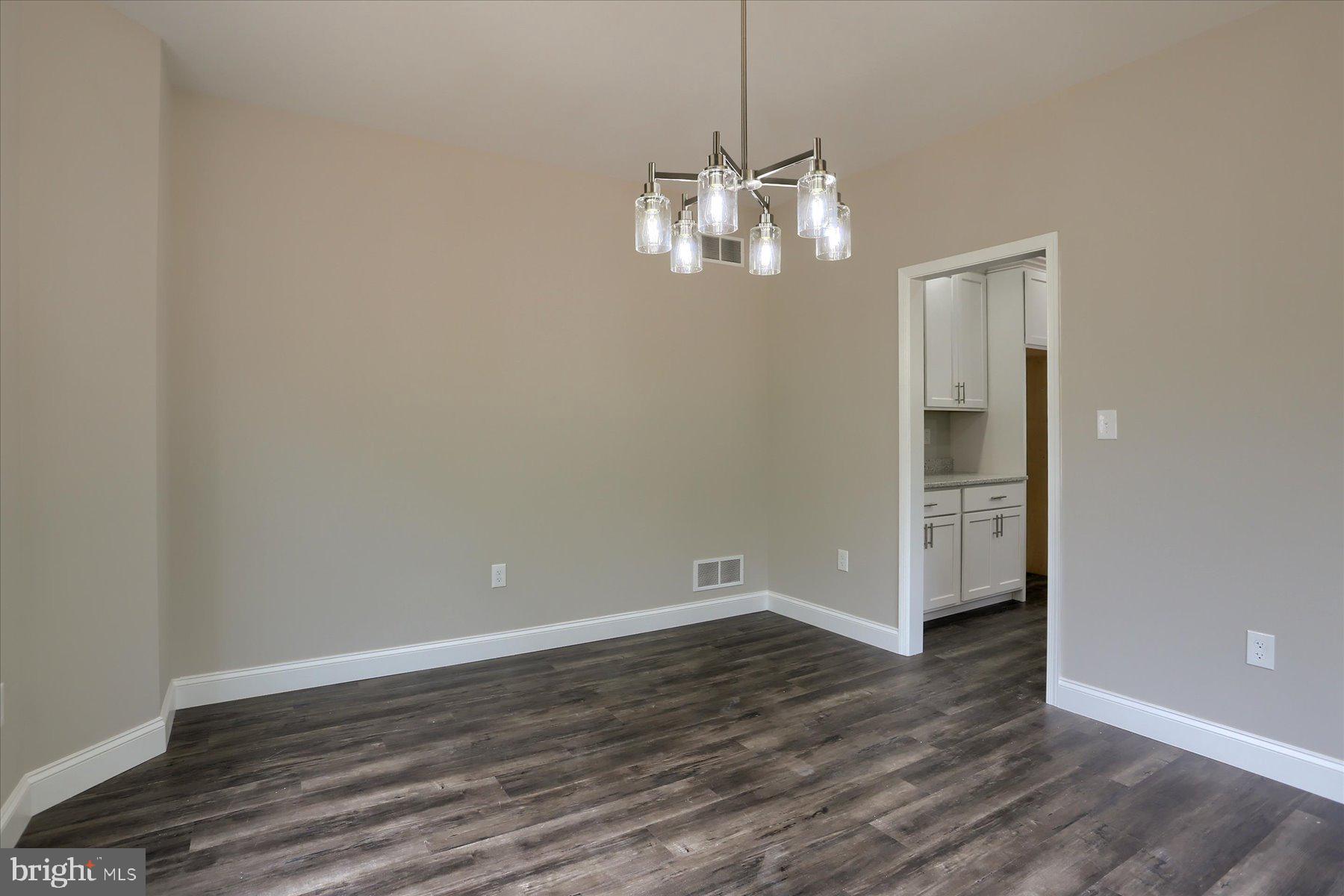 NICHOLAS MANOR - Residential