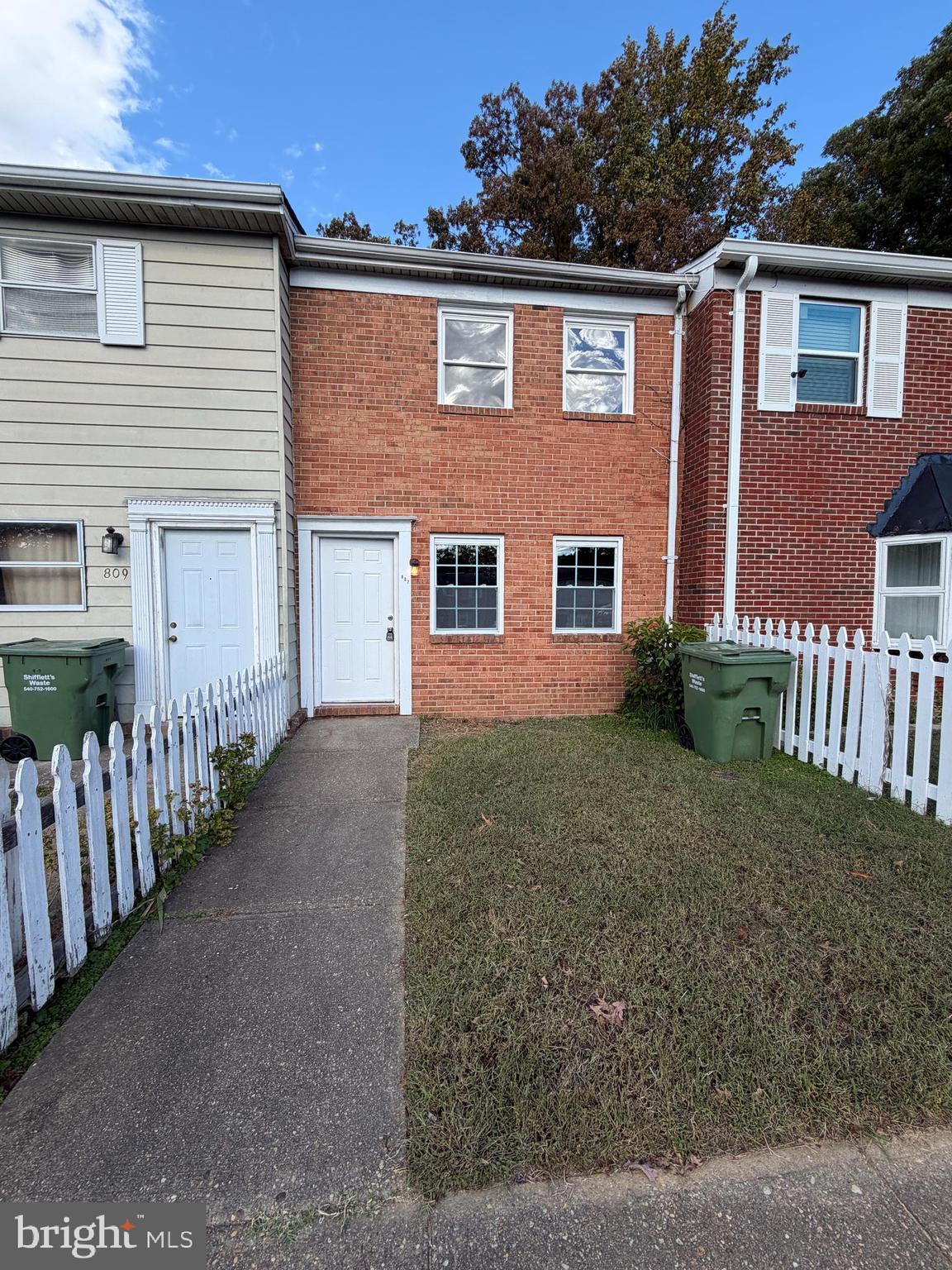 This home is in great shape with just a few finishing touches needed to make it shine. Beautifully maintained and full of potential, it’s perfect for a first-time buyer, downsizer, or investor. Don’t miss this opportunity to own a solid home in a great location.