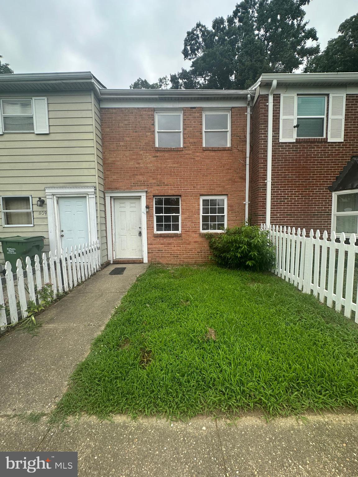 This home is in great shape with just a few finishing touches needed to make it shine. Beautifully maintained and full of potential, it’s perfect for a first-time buyer, downsizer, or investor. Don’t miss this opportunity to own a solid home in a great location.