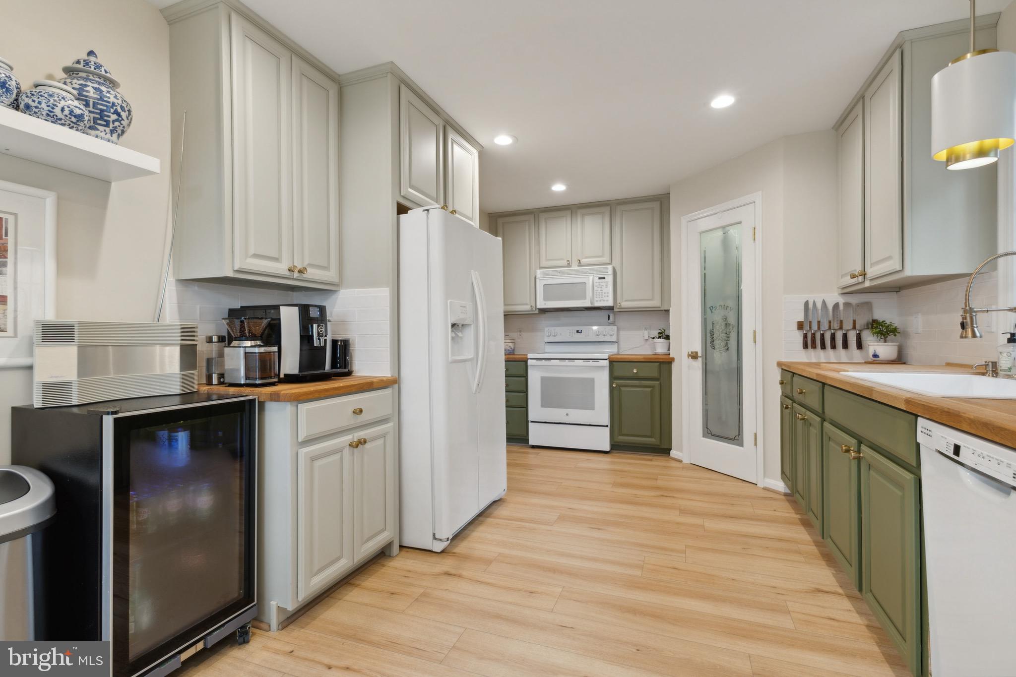 LAKE OF THE WOODS - Residential