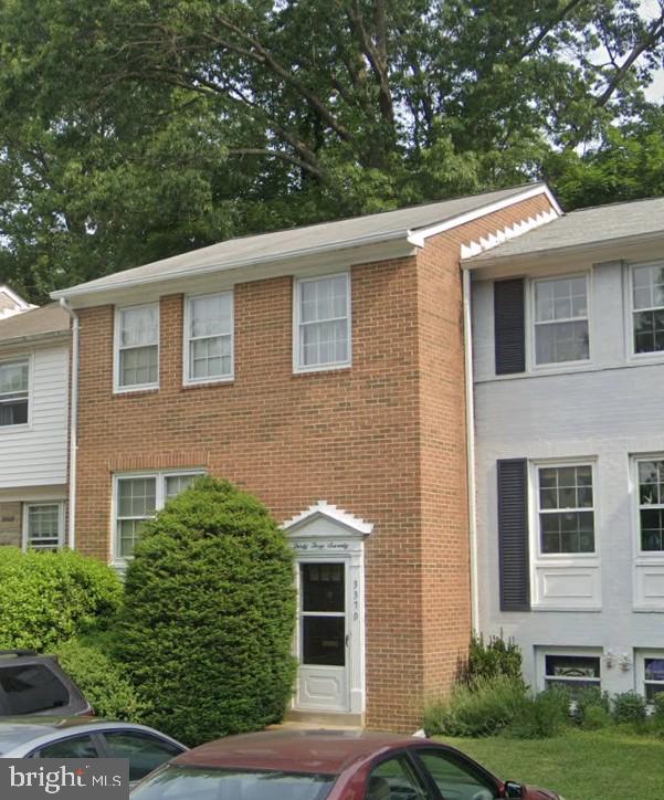 STRATHMEADE SQUARE - Residential