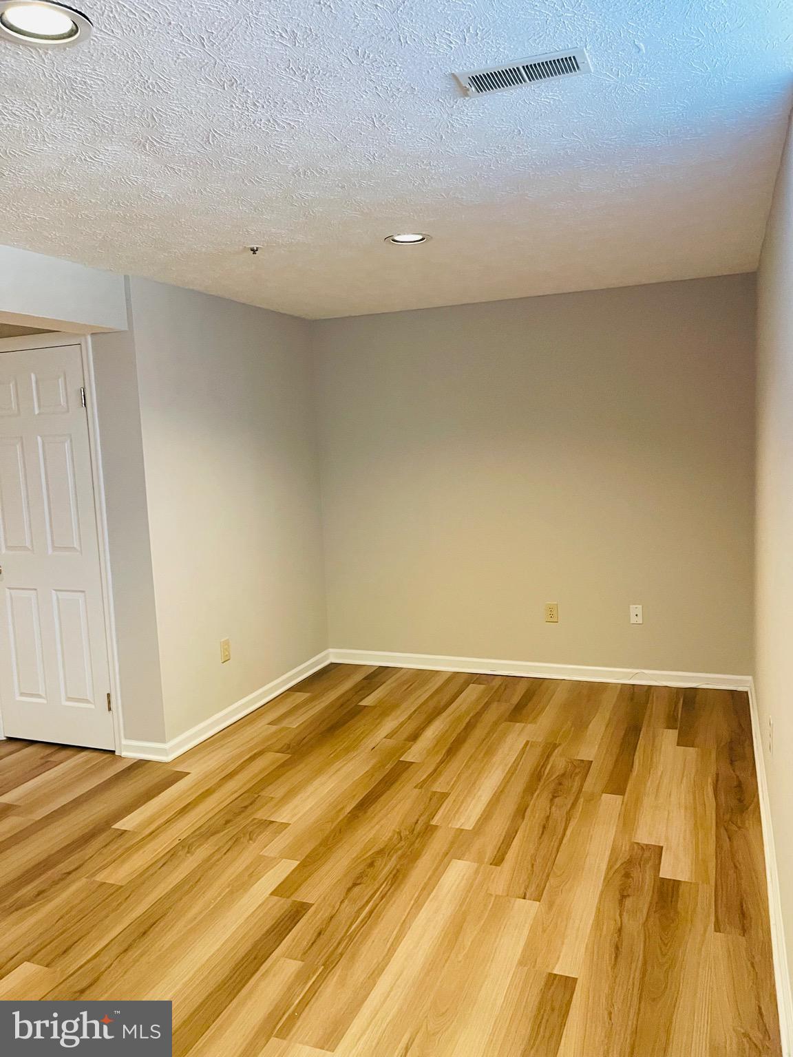 SADDLE CREEK - Residential Lease