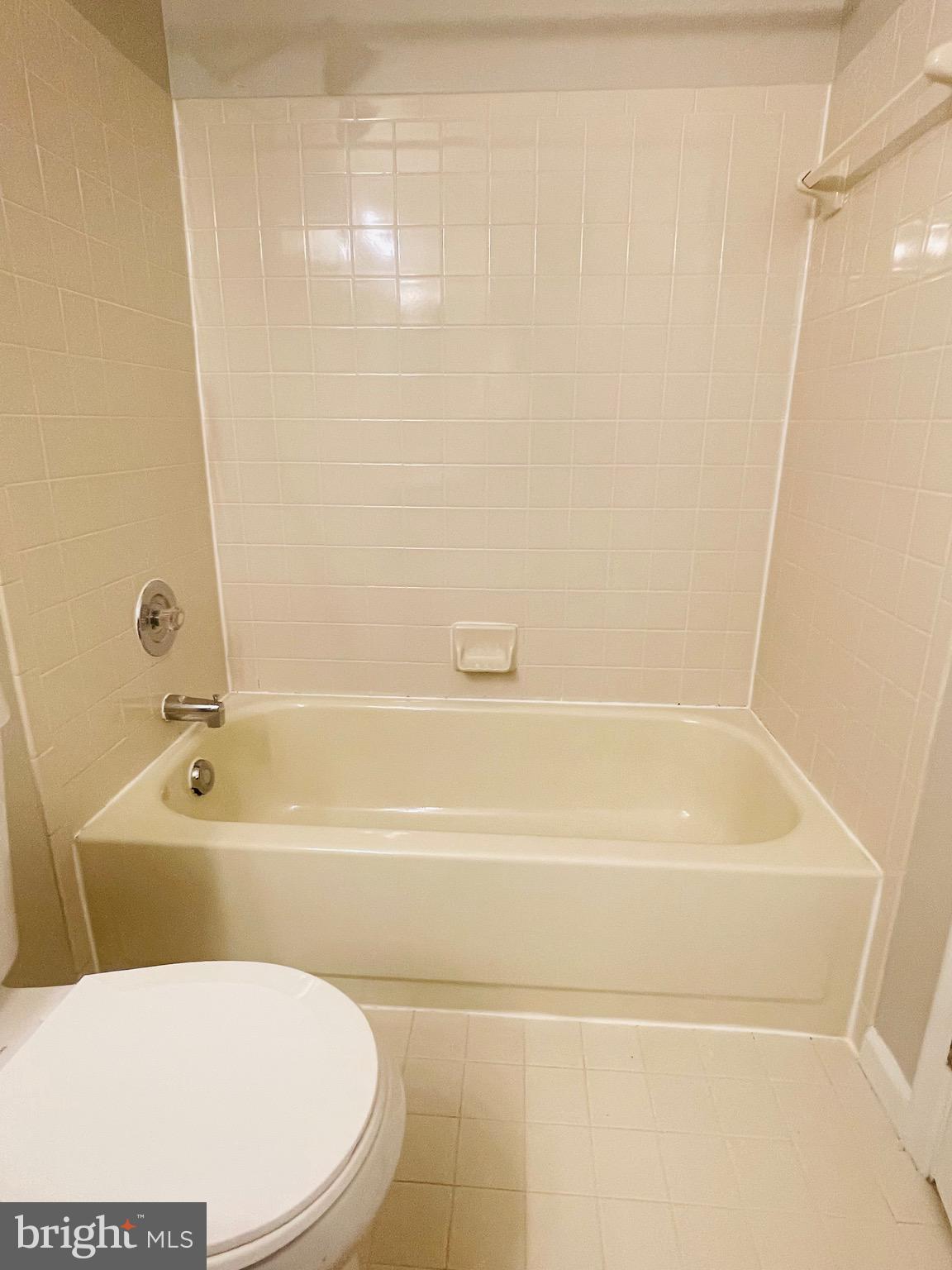 SADDLE CREEK - Residential Lease