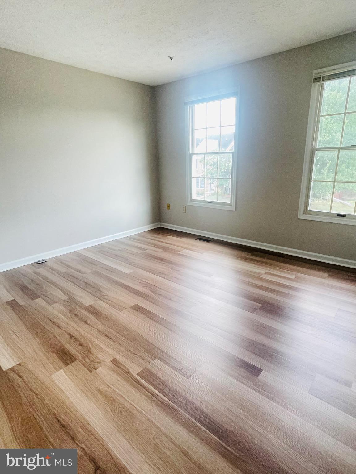 SADDLE CREEK - Residential Lease