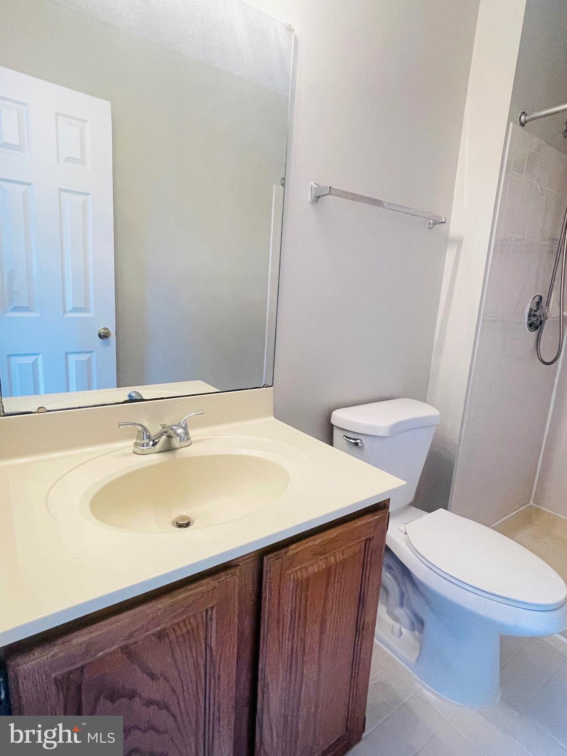 SADDLE CREEK - Residential Lease