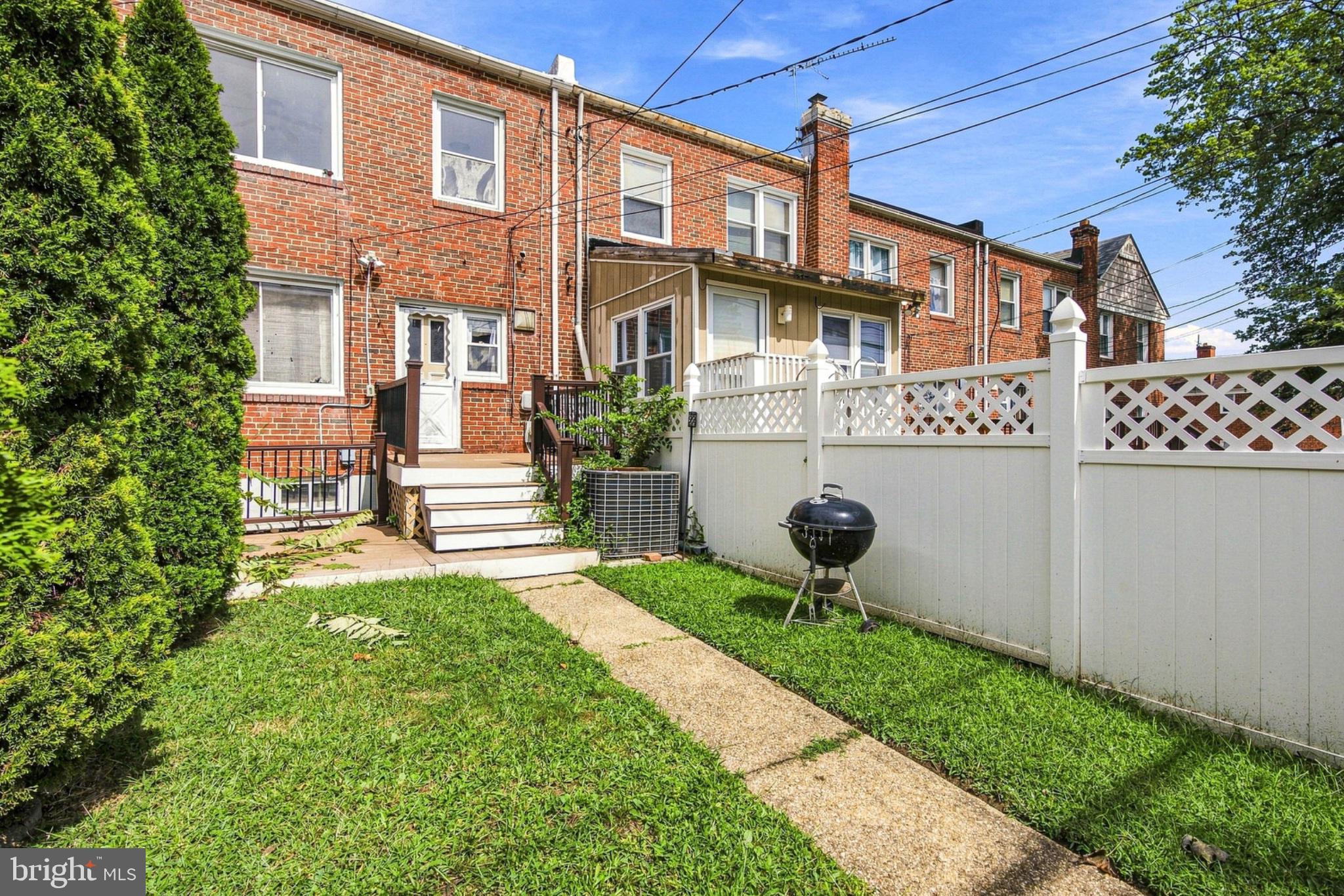 827 SAINT DUNSTANS ROAD