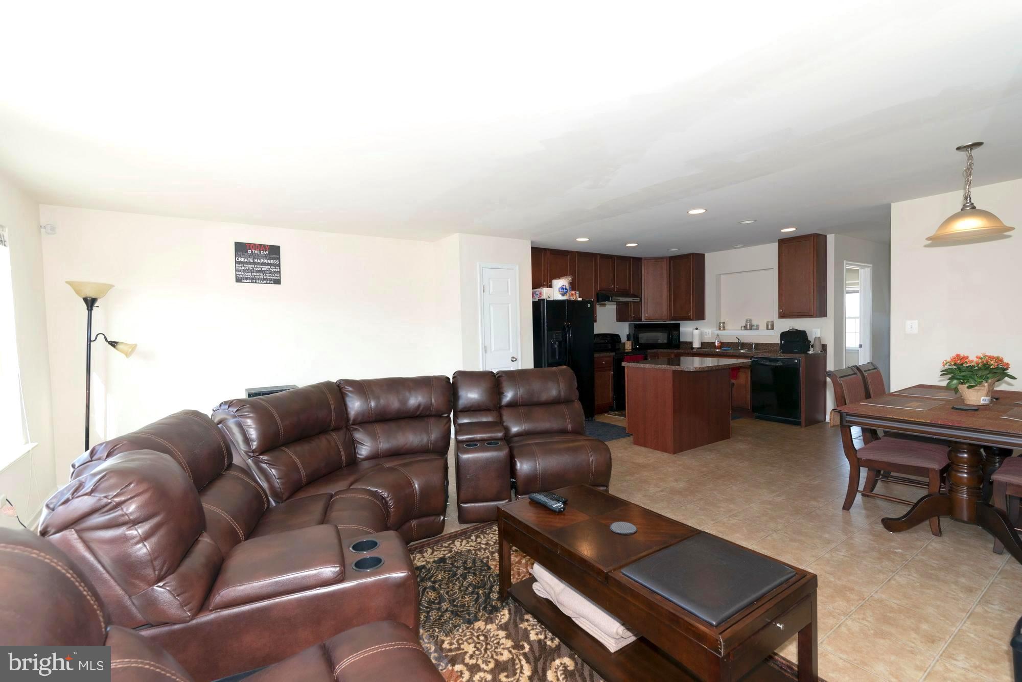 LAKELAND PLACE - Residential