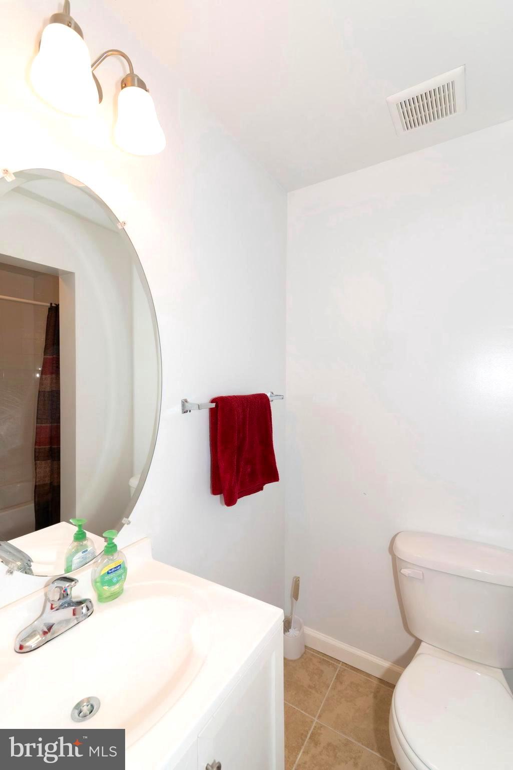 LAKELAND PLACE - Residential