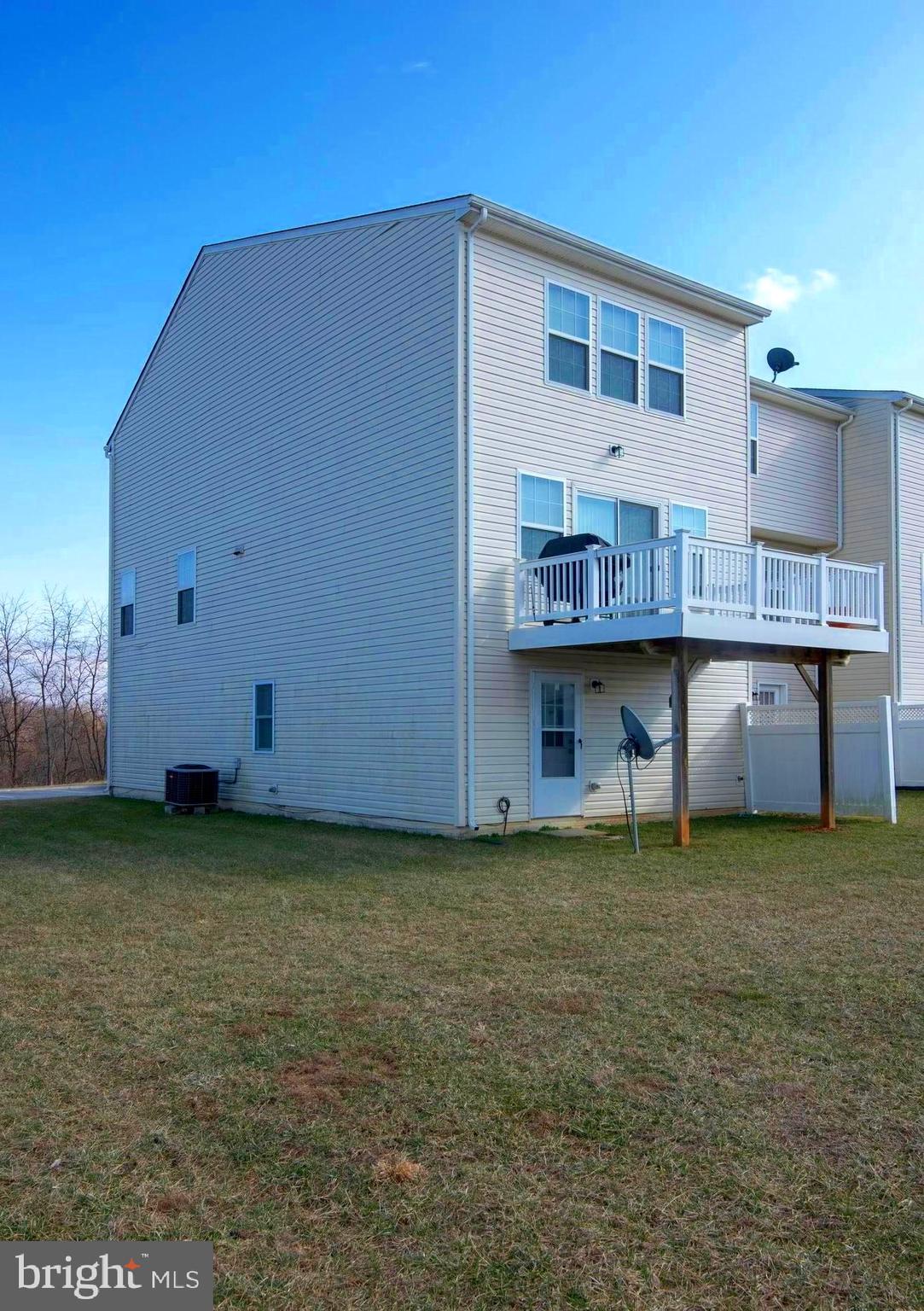 LAKELAND PLACE - Residential