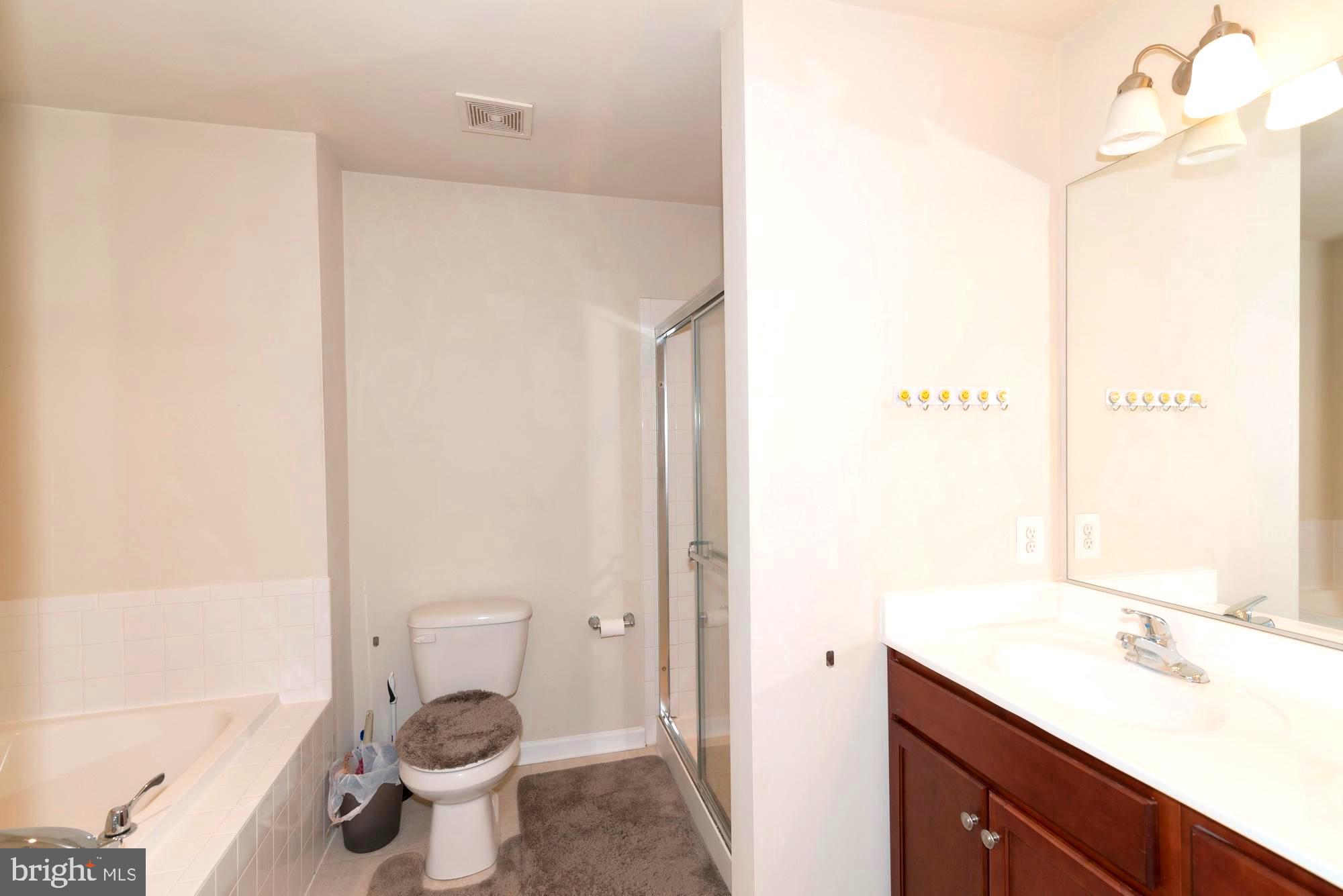 LAKELAND PLACE - Residential