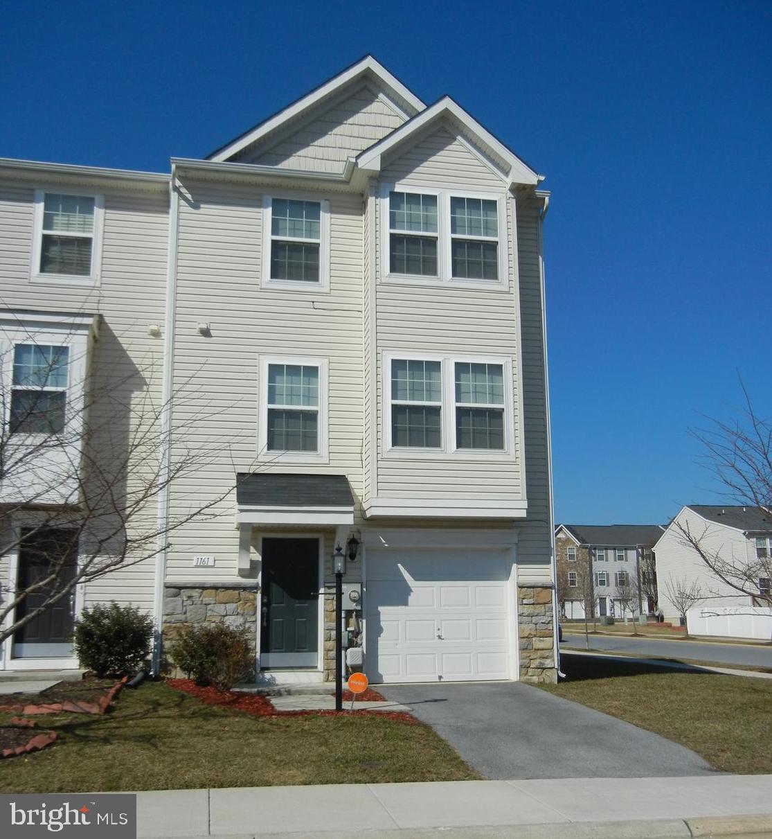 LAKELAND PLACE - Residential