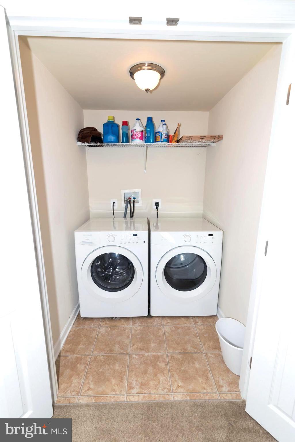 LAKELAND PLACE - Residential