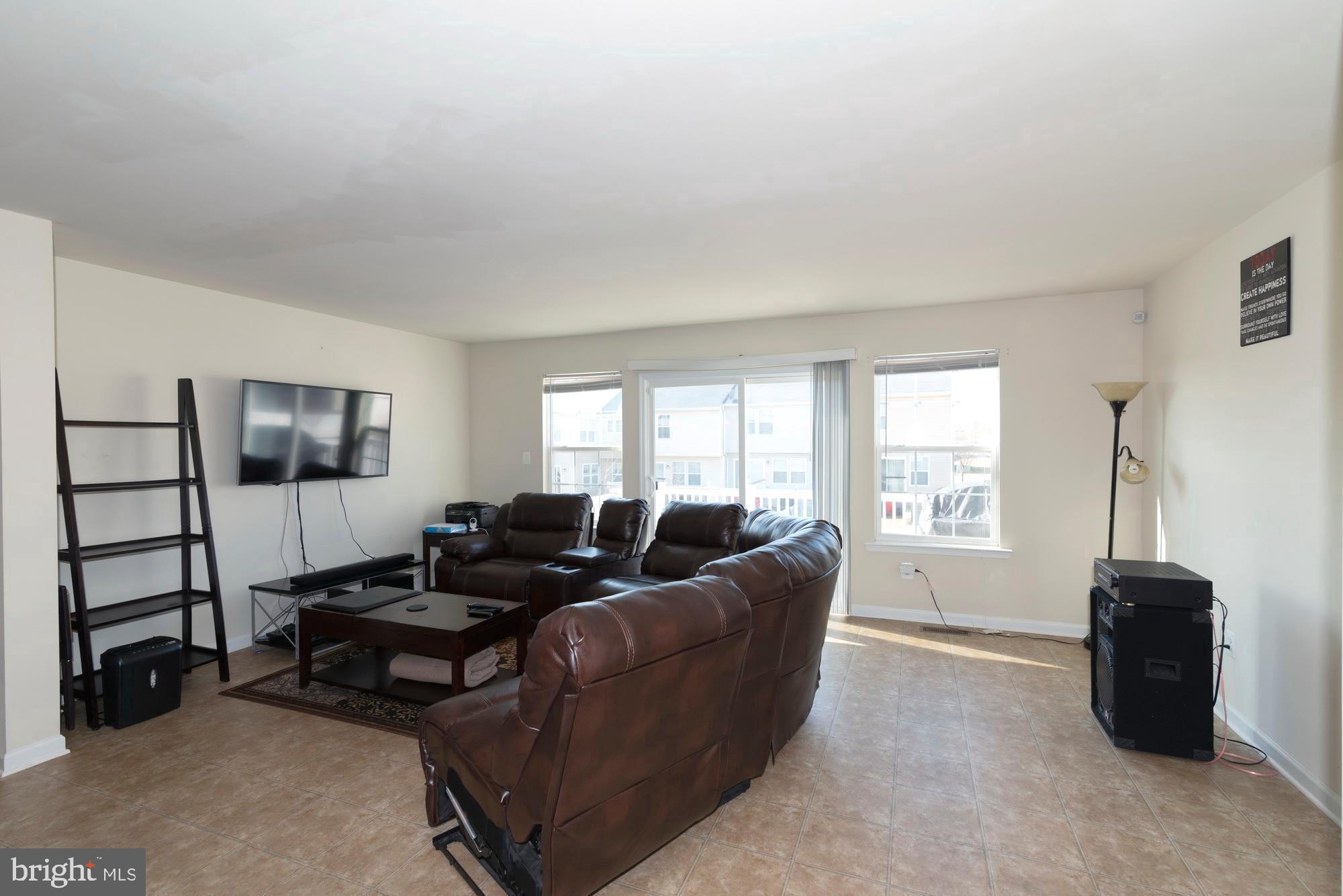 LAKELAND PLACE - Residential