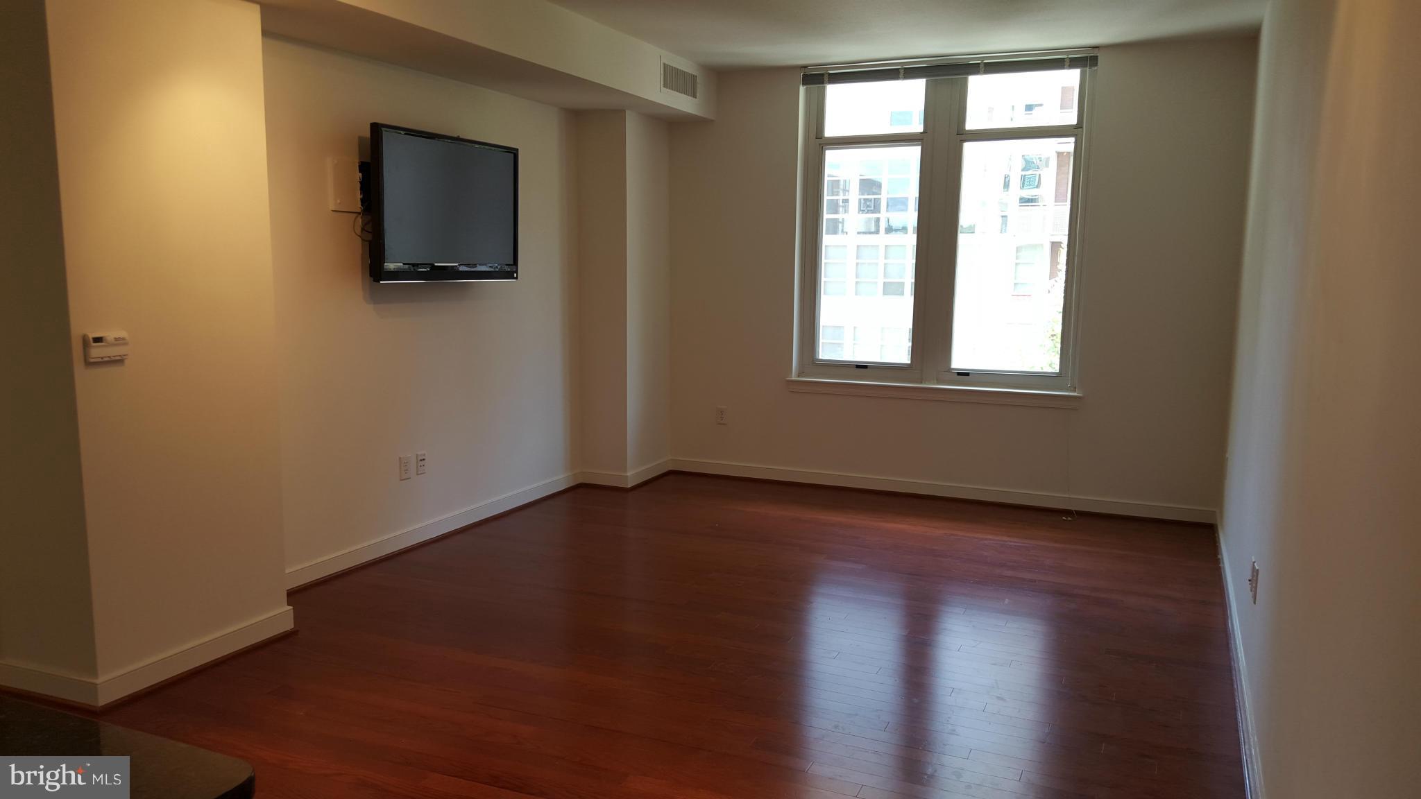 ONE NATIONAL HARBOR CONDOMINIUM - Residential Lease