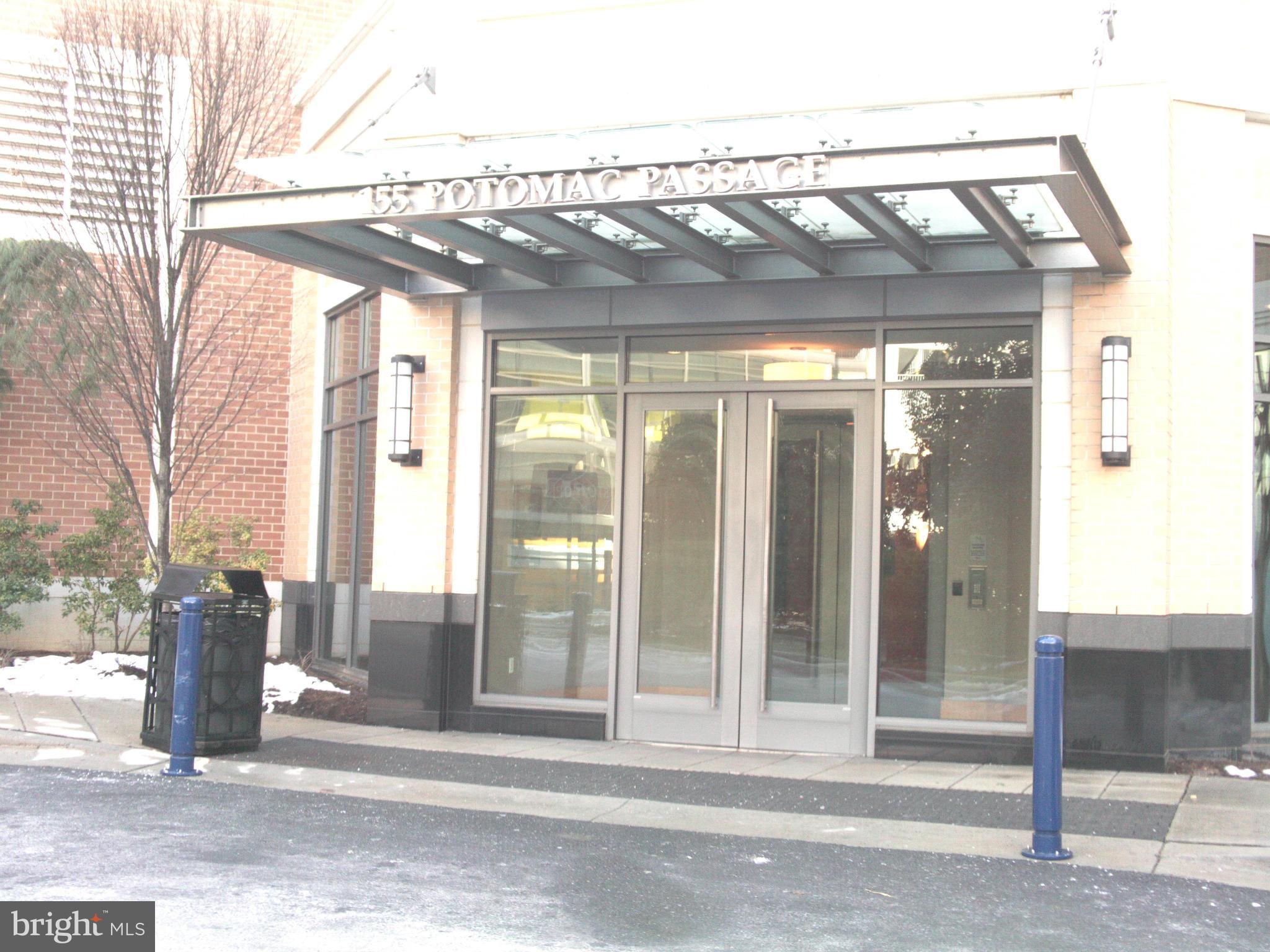 ONE NATIONAL HARBOR CONDOMINIUM - Residential Lease