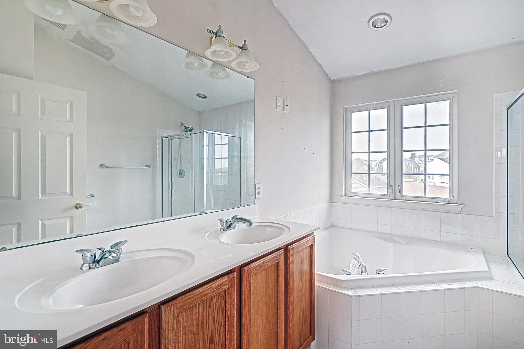 SOUTH POINTE - Residential