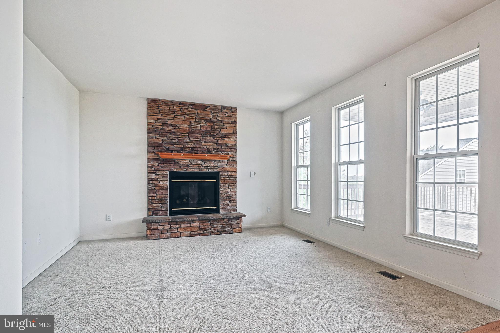 SOUTH POINTE - Residential