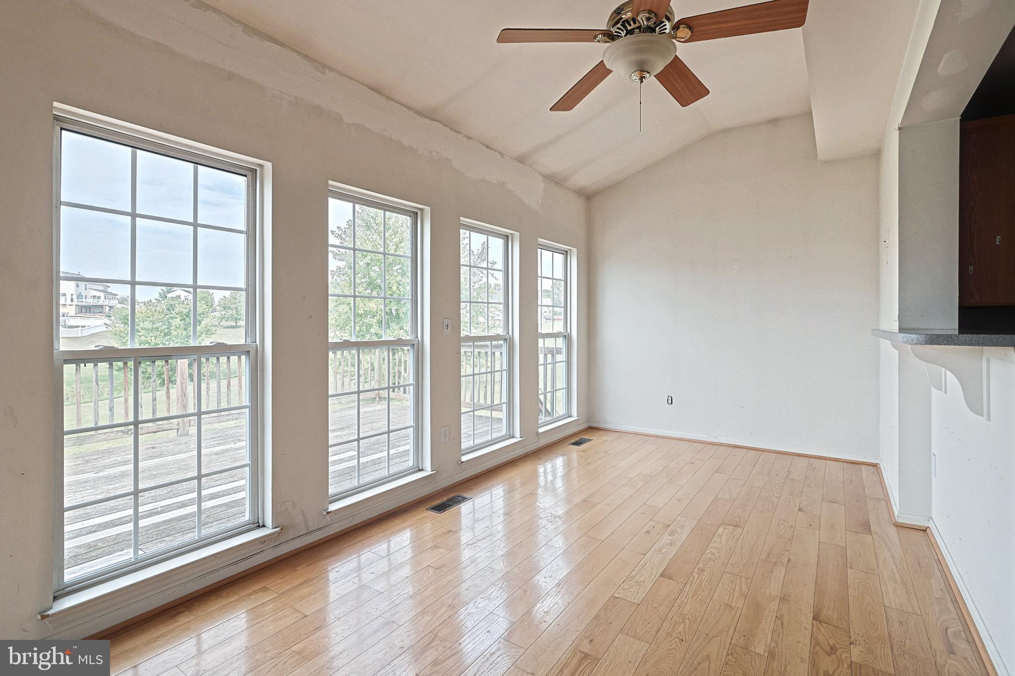 SOUTH POINTE - Residential