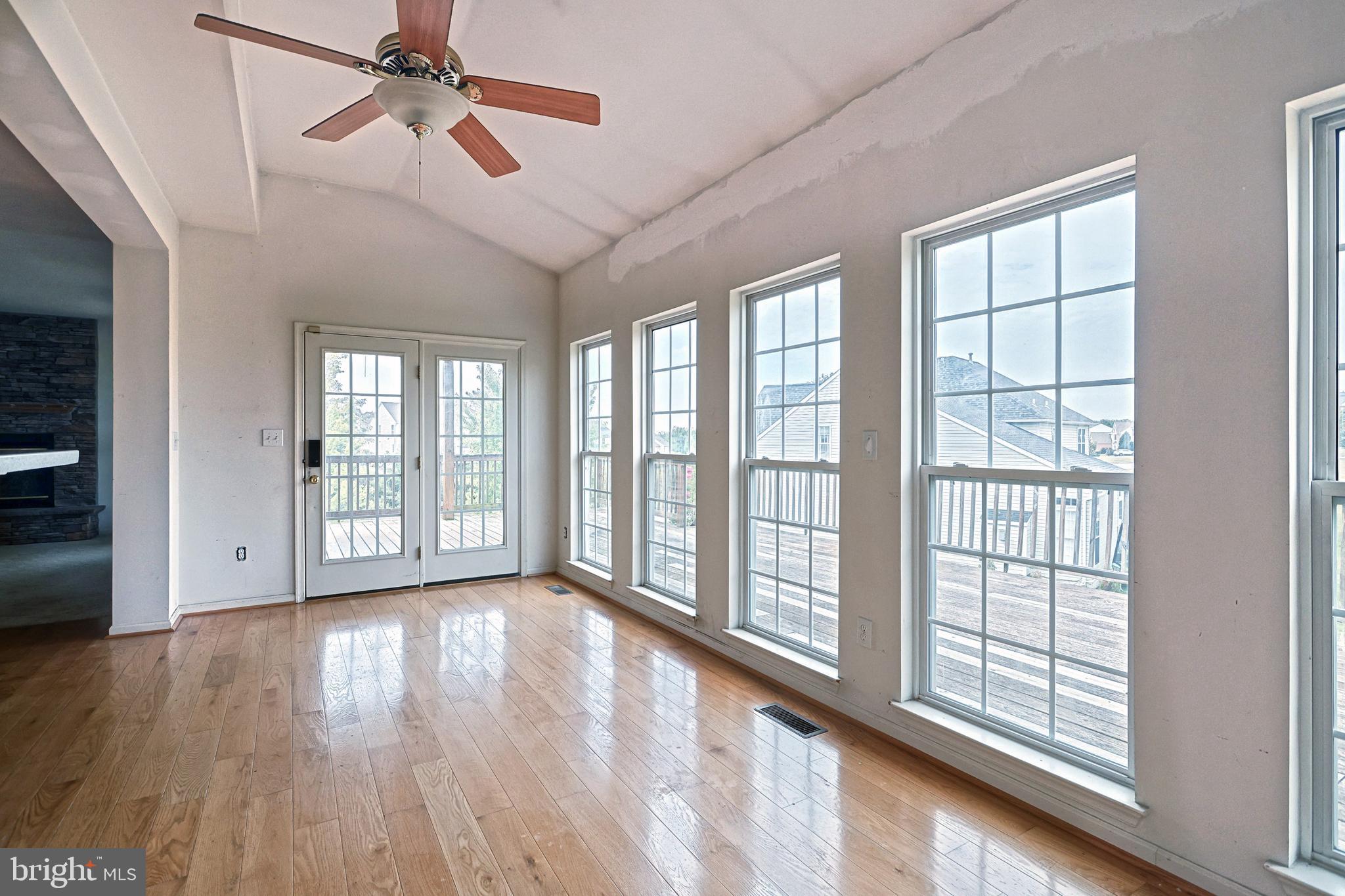 SOUTH POINTE - Residential