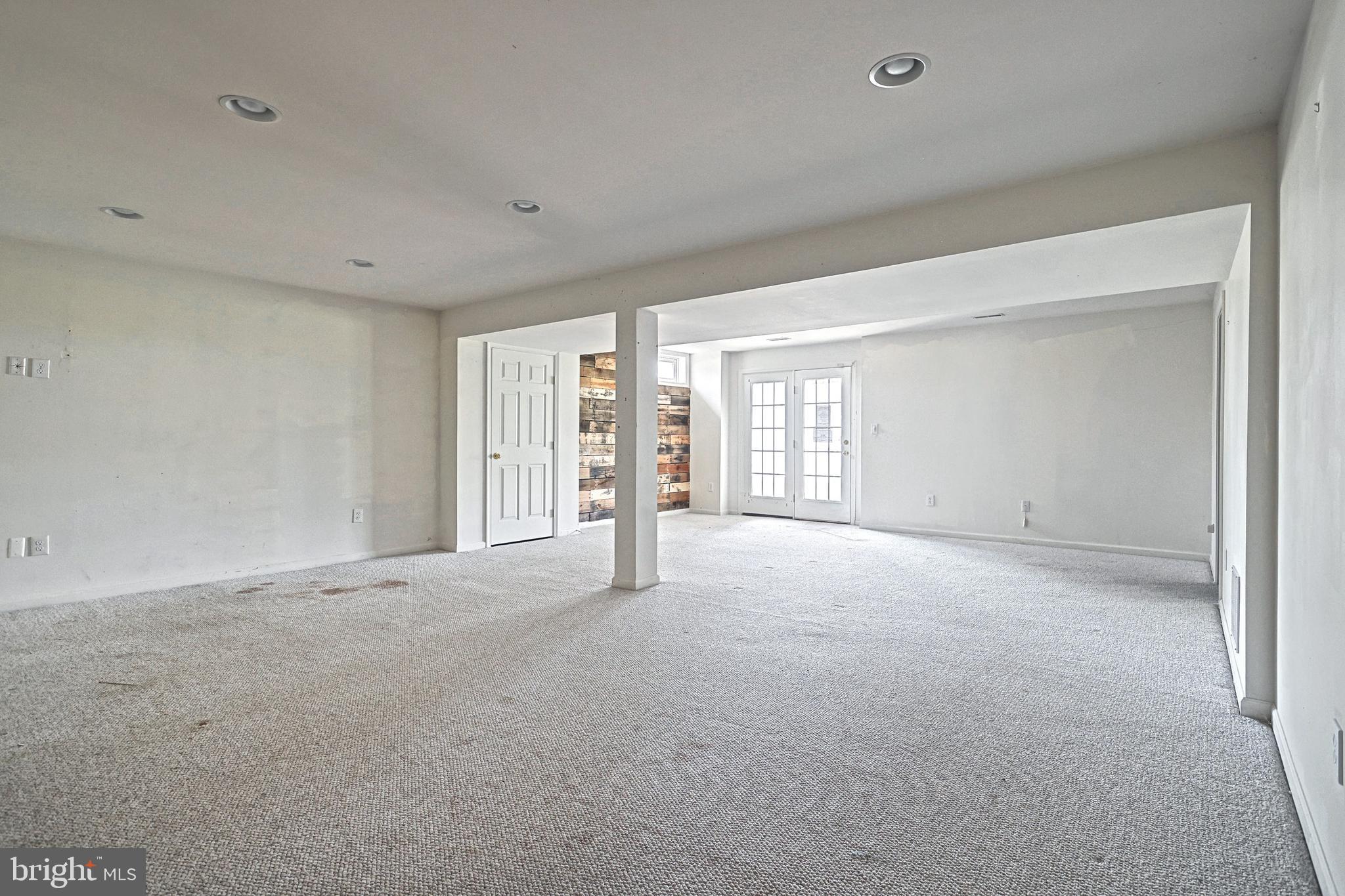 SOUTH POINTE - Residential