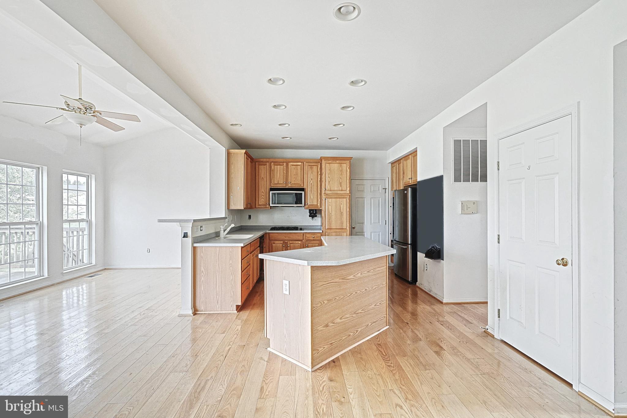 SOUTH POINTE - Residential