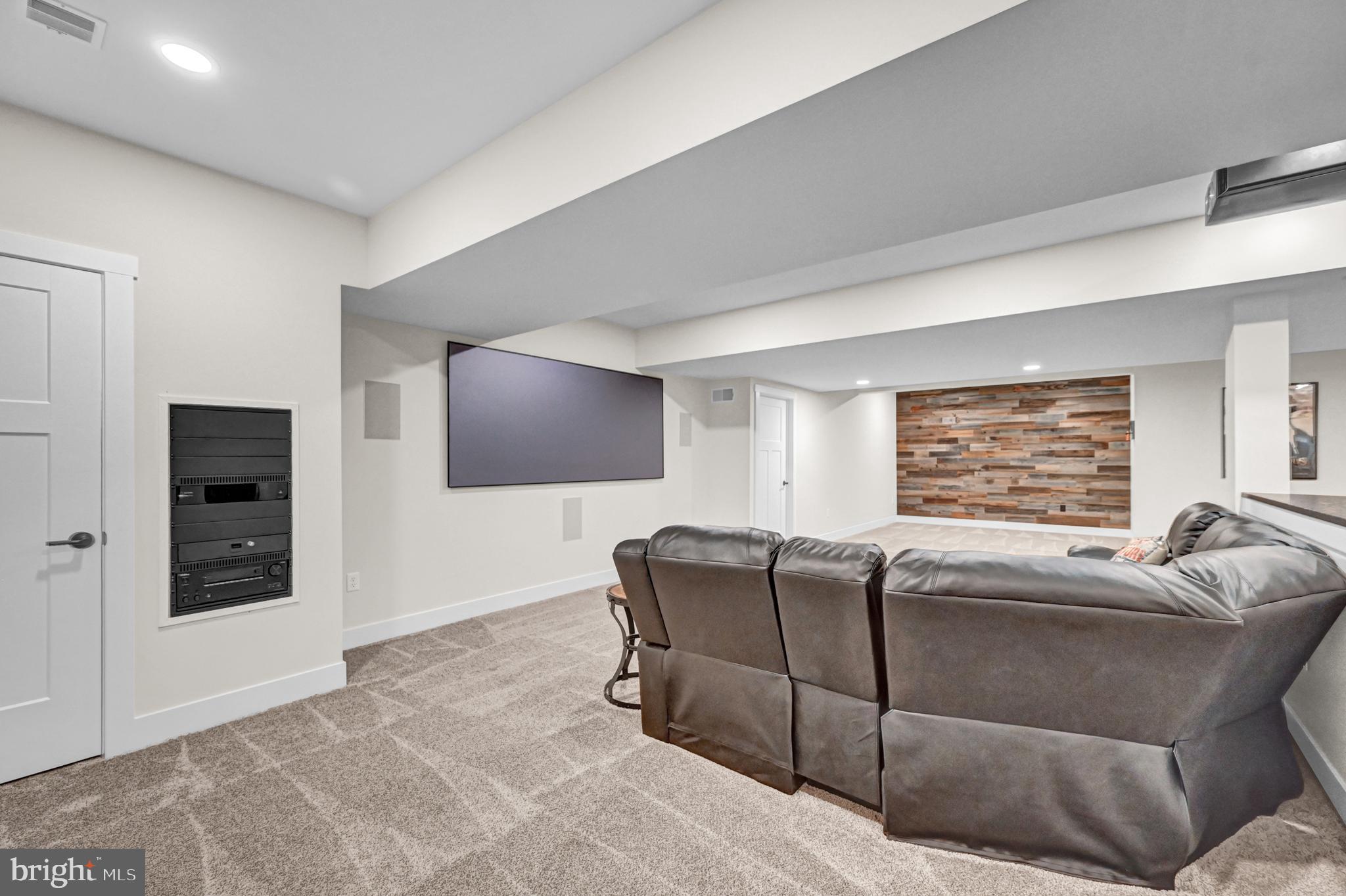 FARMBROOKE MEADOWS - Residential