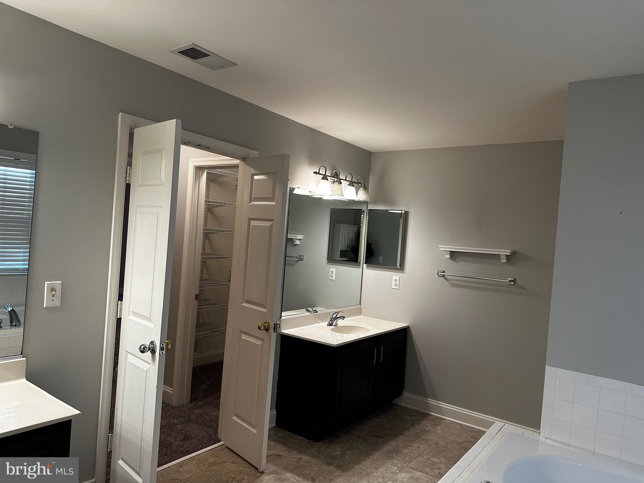 AGRICOPIA - Residential Lease