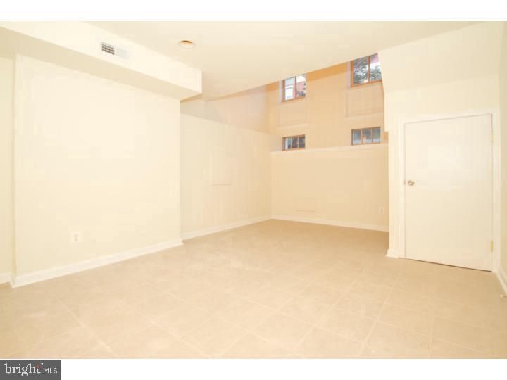 FAIRMOUNT - Residential Lease