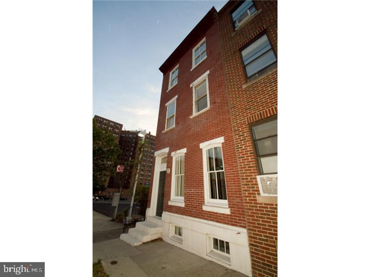 FAIRMOUNT - Residential Lease