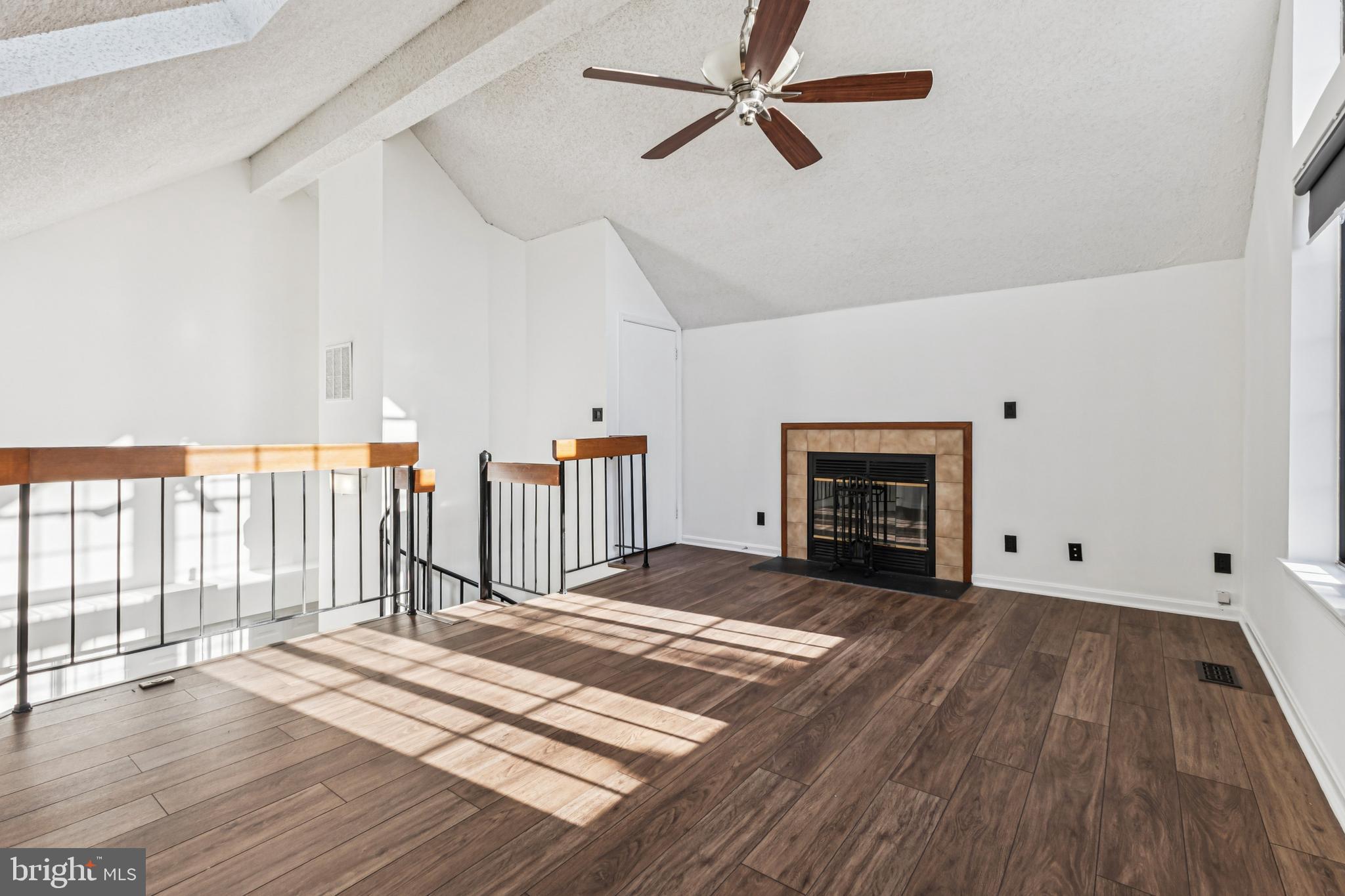 TIERS OF MANCHESTER LAKES - Residential