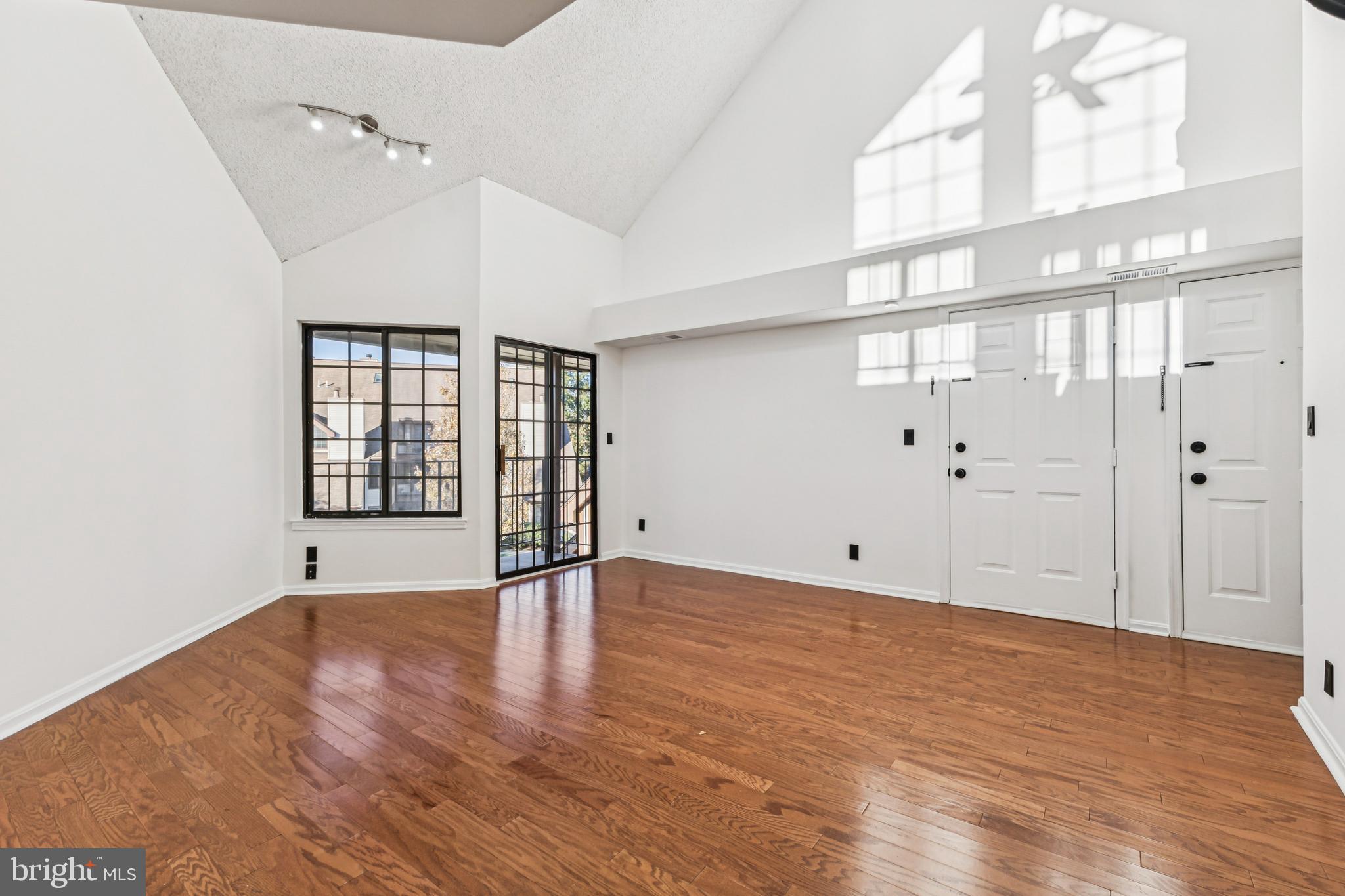 TIERS OF MANCHESTER LAKES - Residential