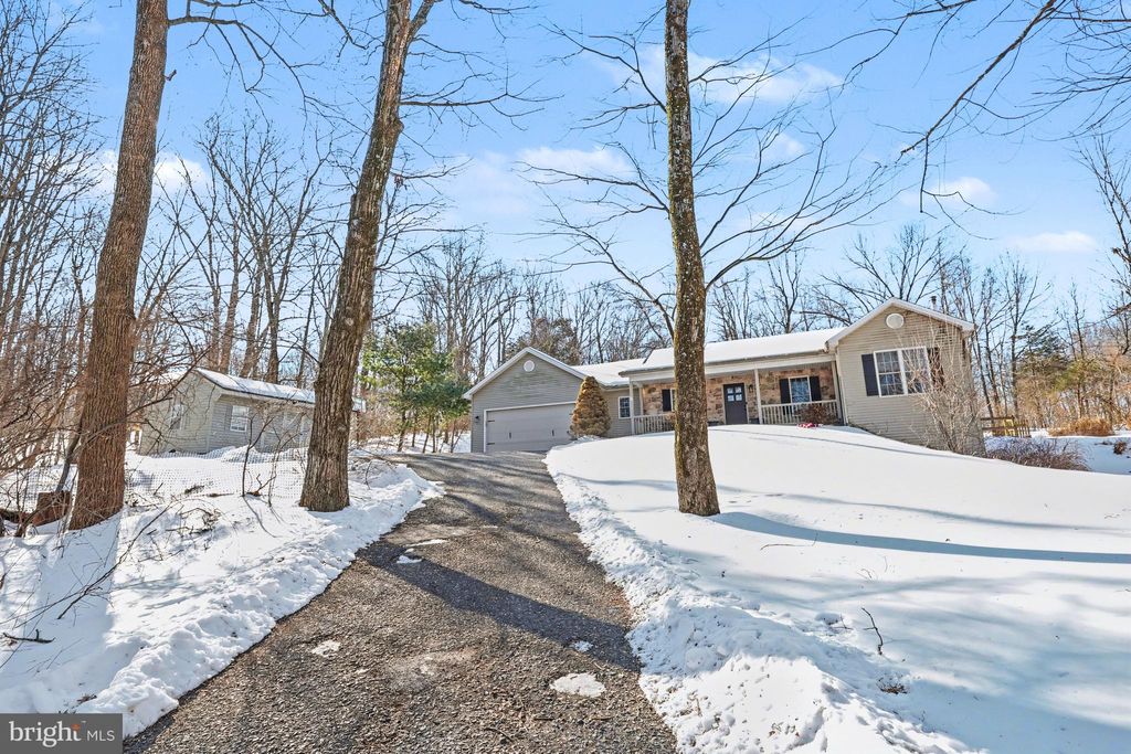 Photo of 124 Robson Road, DILLSBURG, PA 17019 (MLS # PAYK2097990)