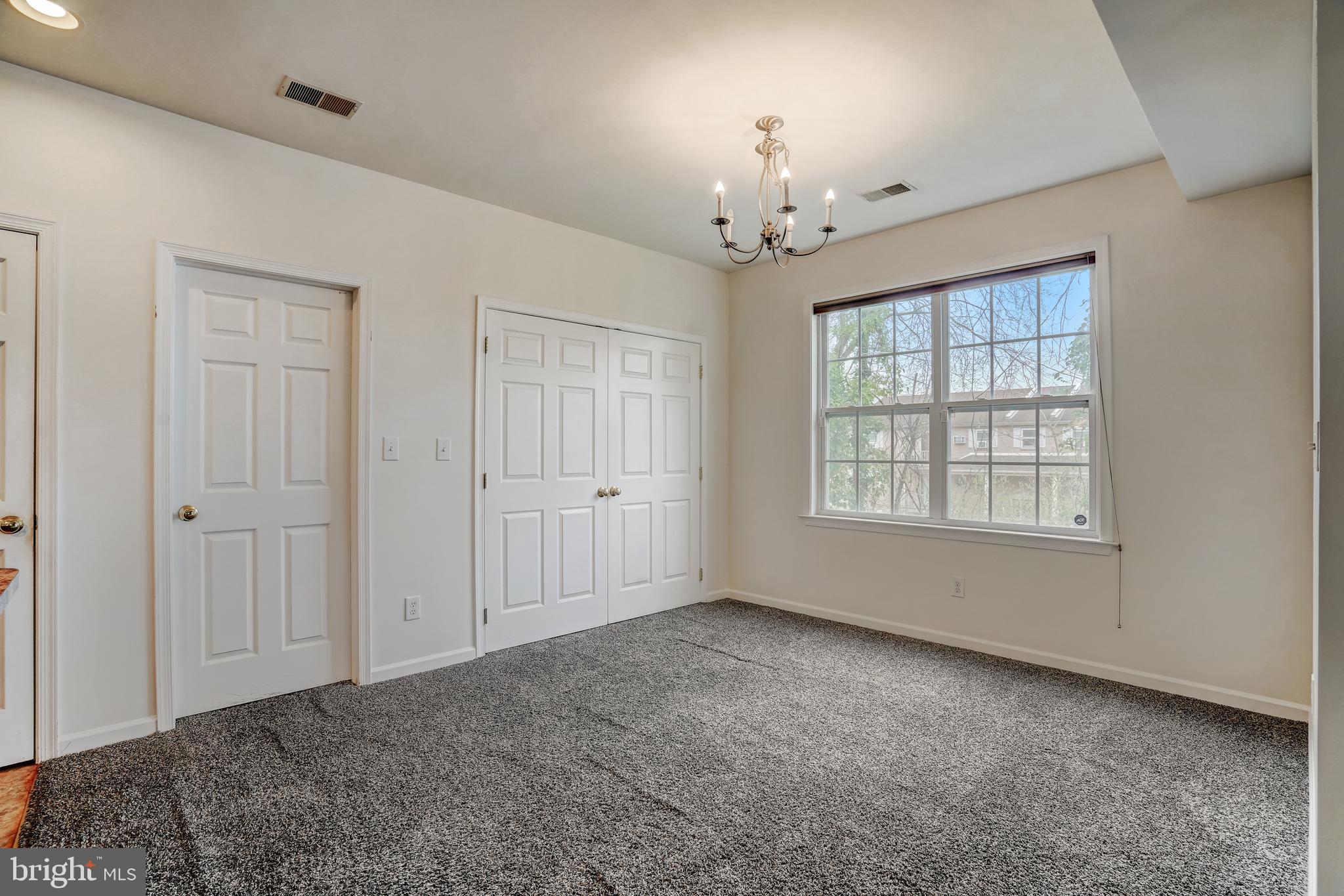 YEADON - Residential