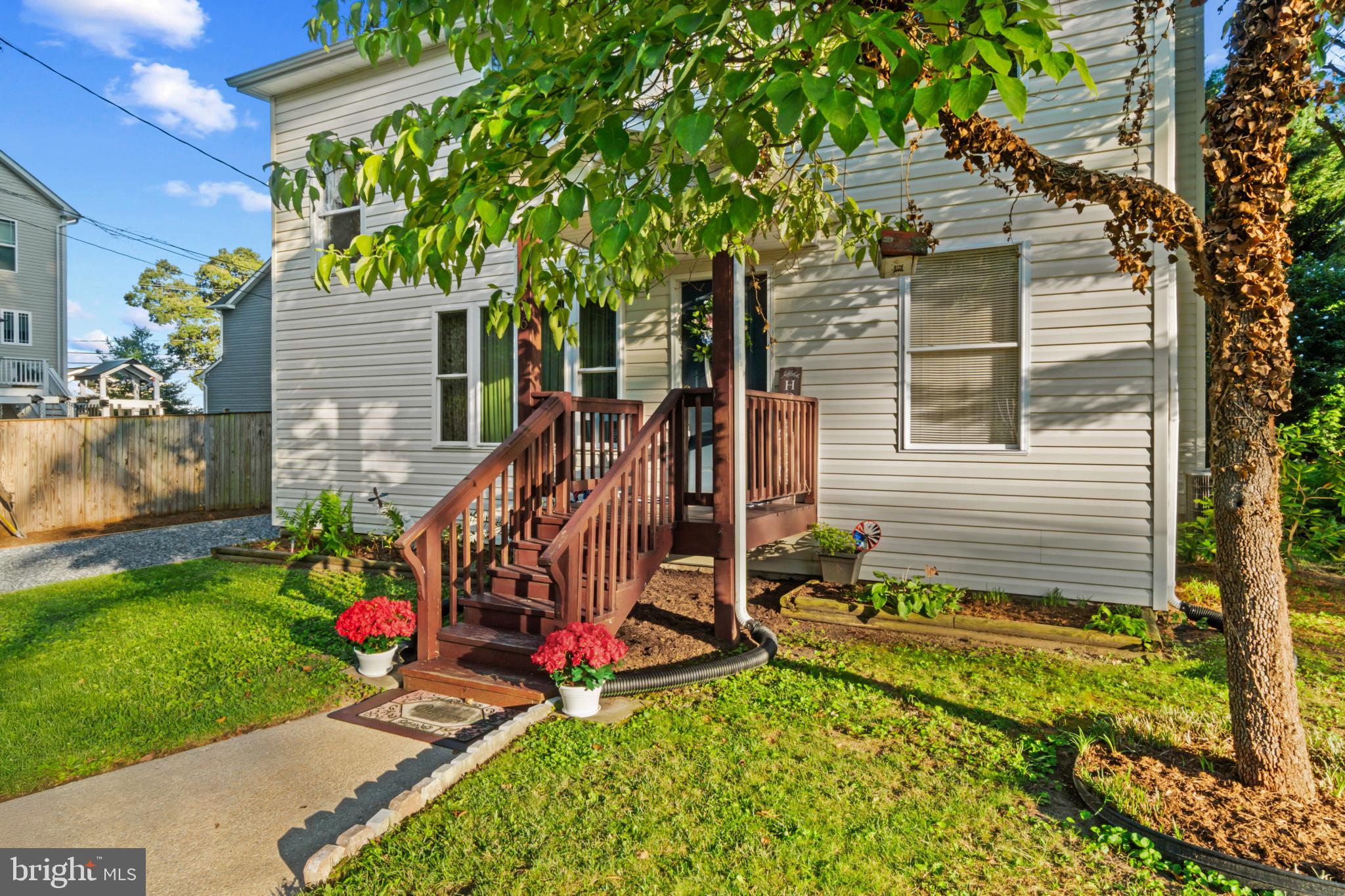 386 LAUREL TRAIL