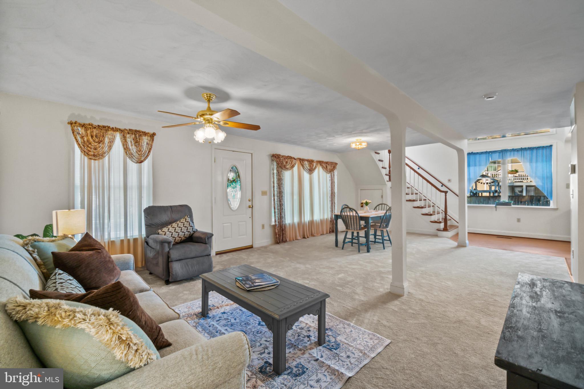 386 LAUREL TRAIL