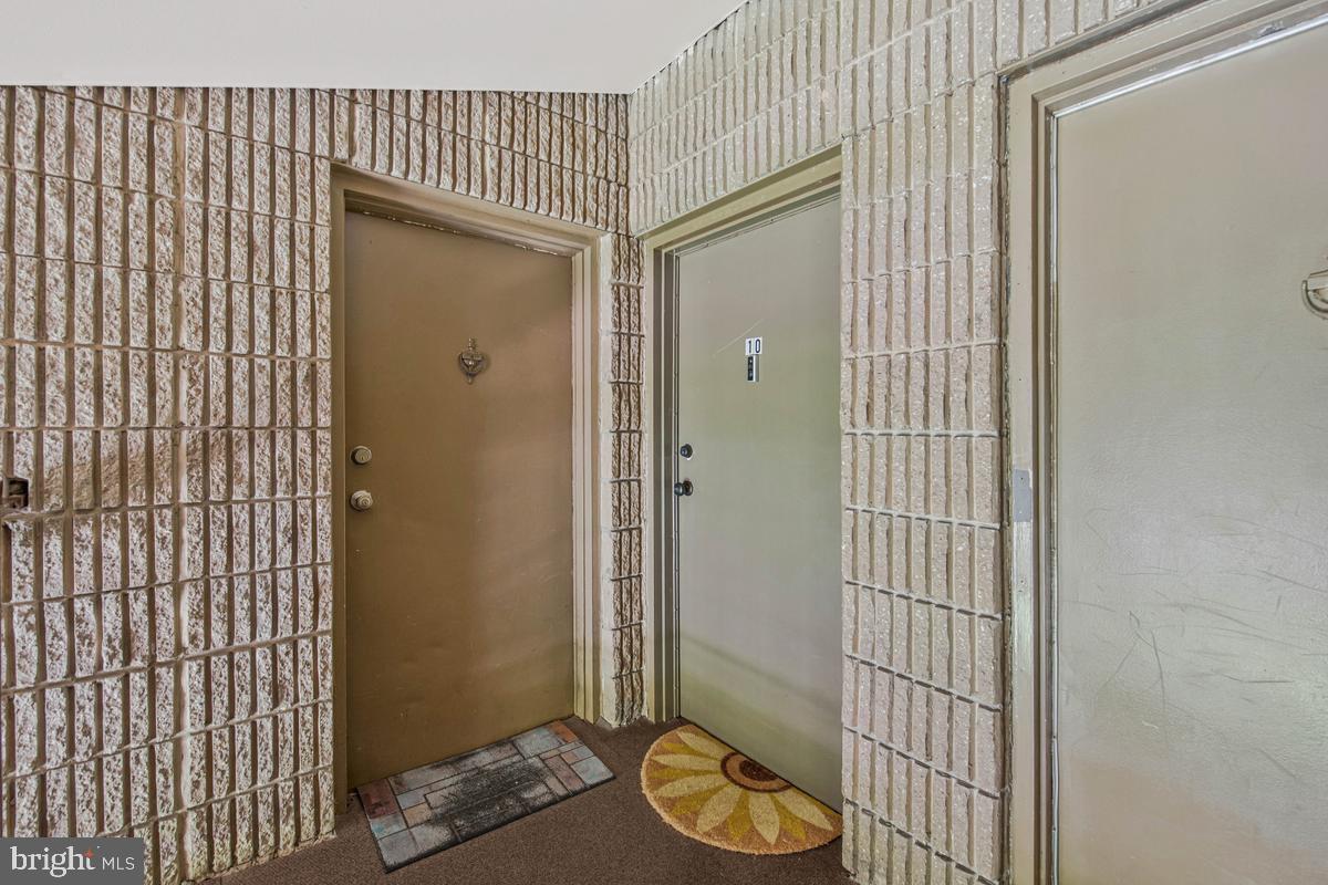 6085 MAJORS LANE 10 K34