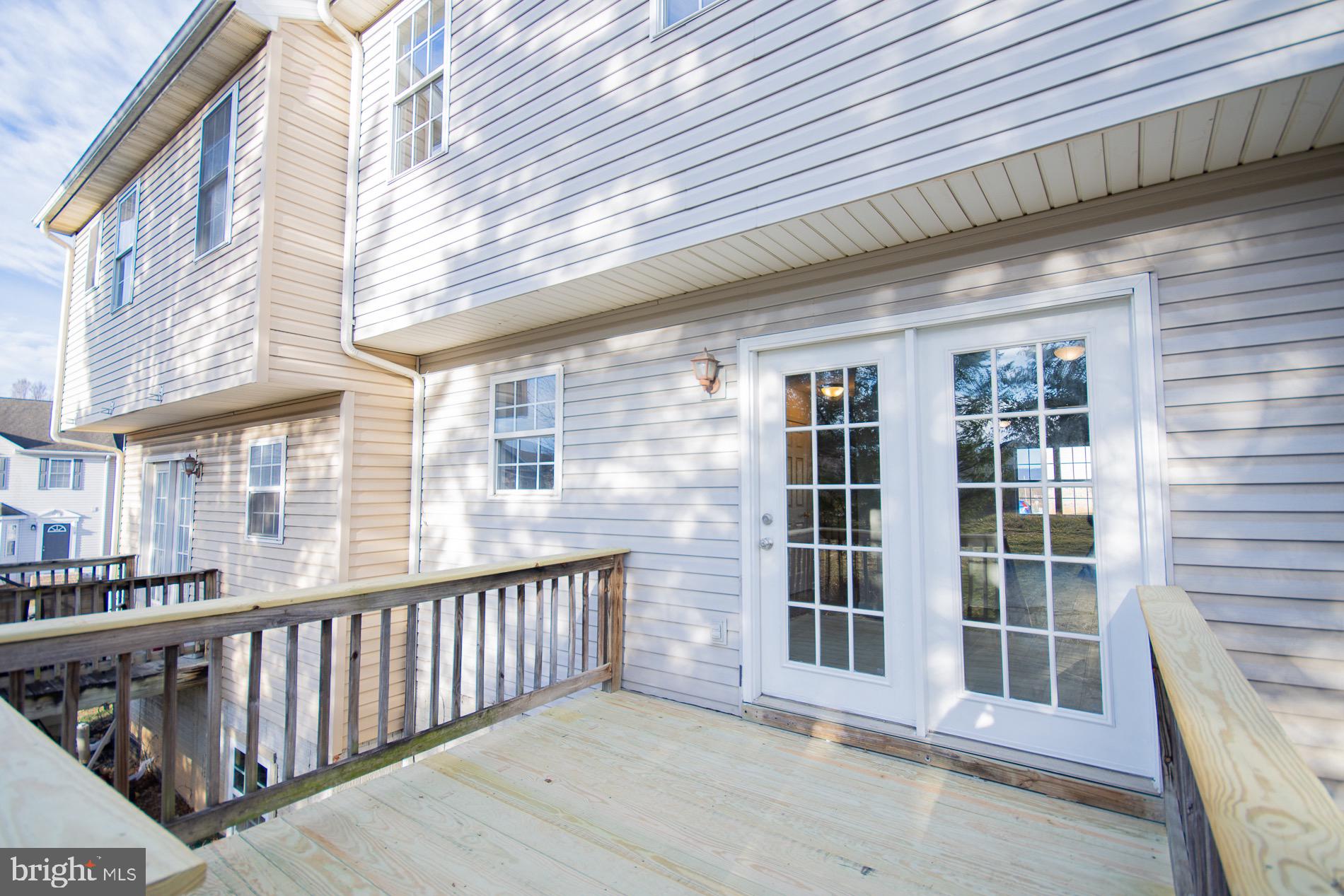 SOUTH QUEEN TOWNHOUSES - Residential Lease