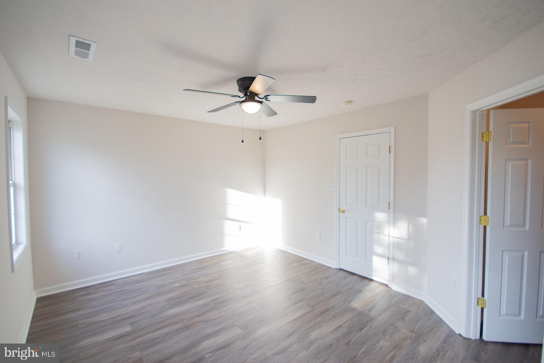 SOUTH QUEEN TOWNHOUSES - Residential Lease