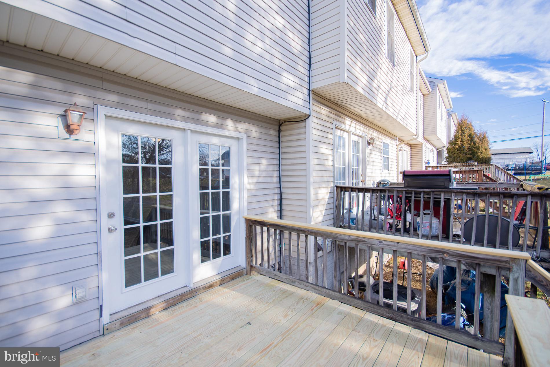 SOUTH QUEEN TOWNHOUSES - Residential Lease