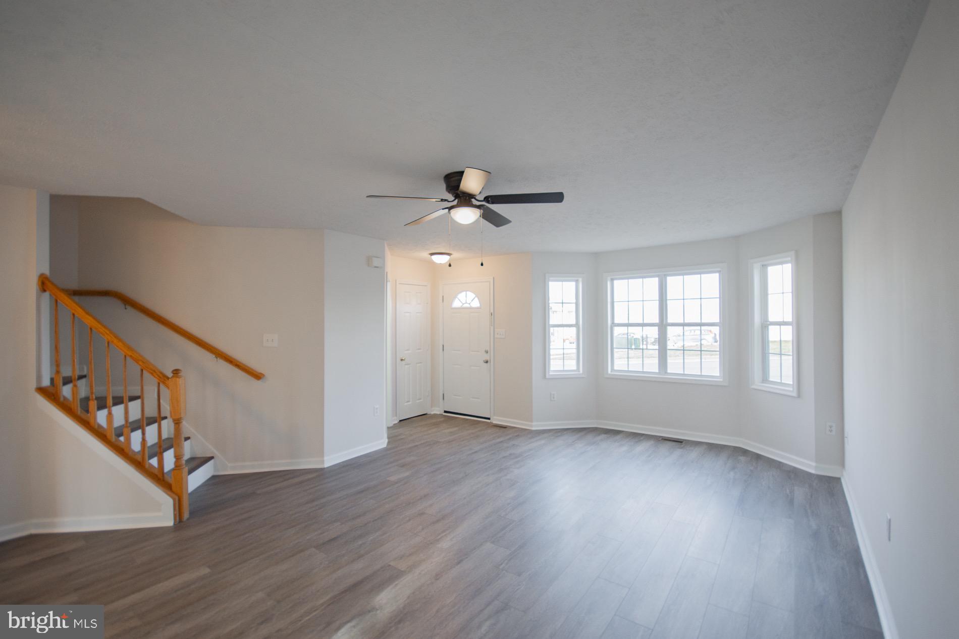 SOUTH QUEEN TOWNHOUSES - Residential Lease