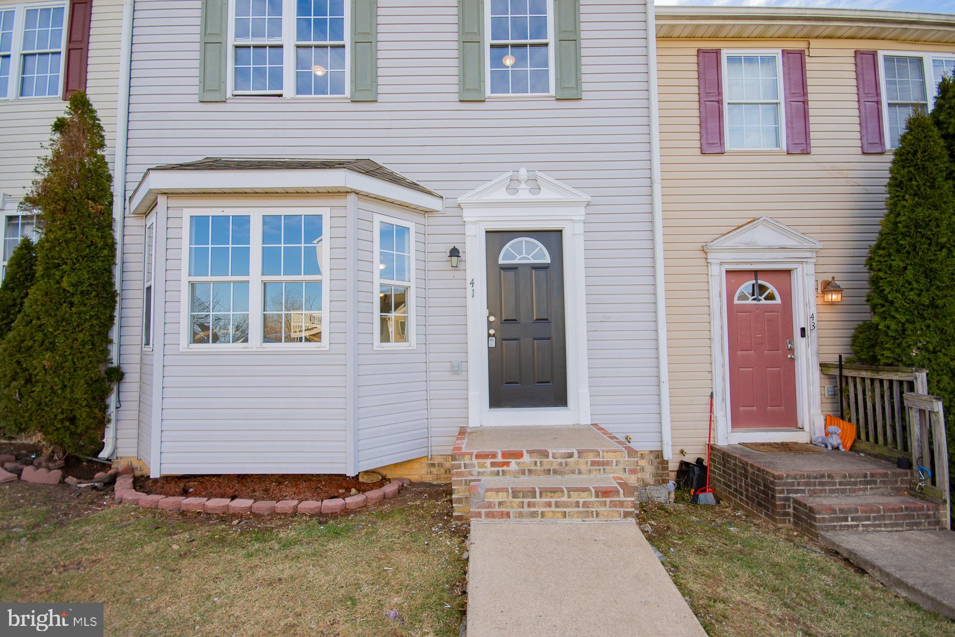 SOUTH QUEEN TOWNHOUSES - Residential Lease