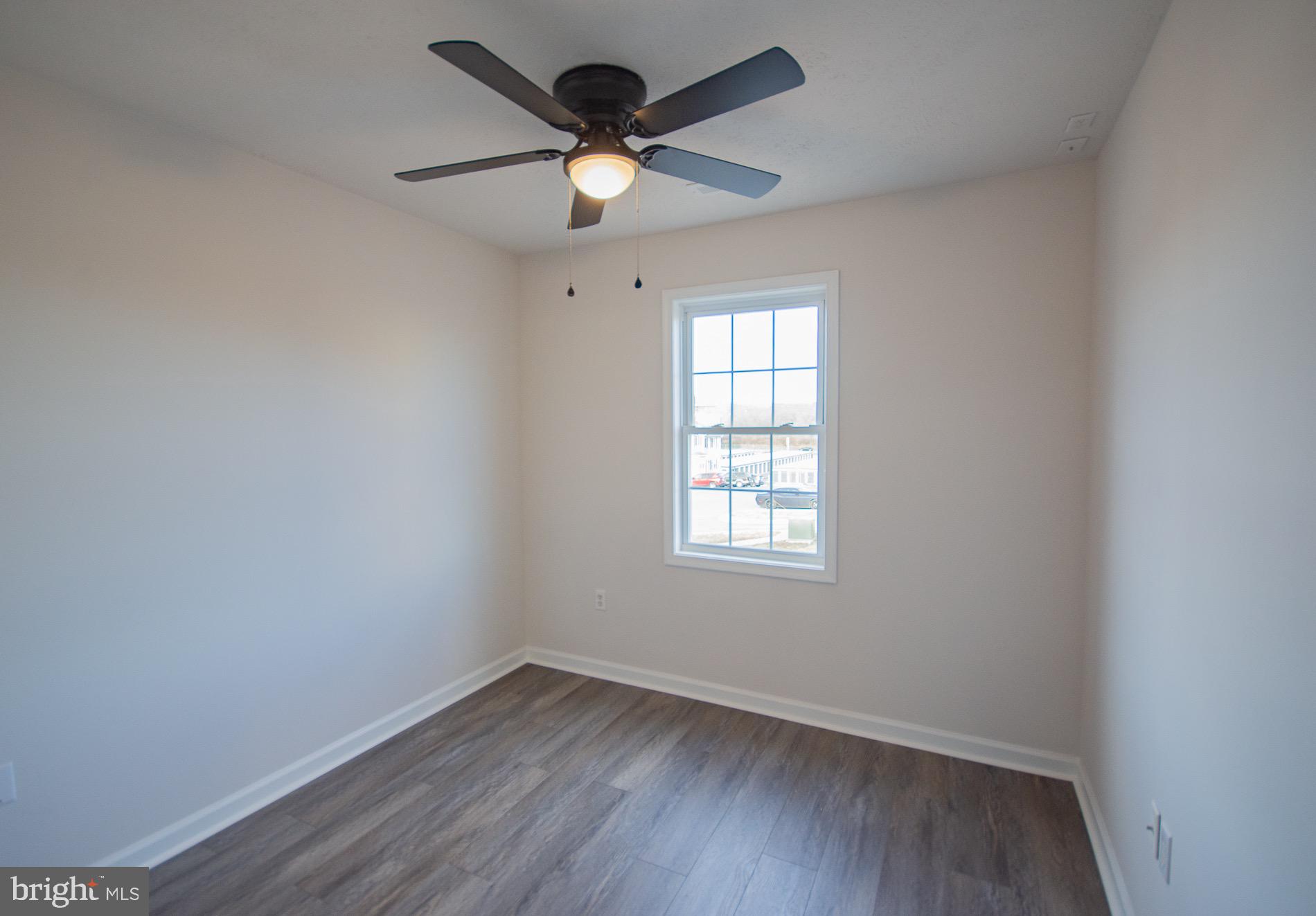 SOUTH QUEEN TOWNHOUSES - Residential Lease