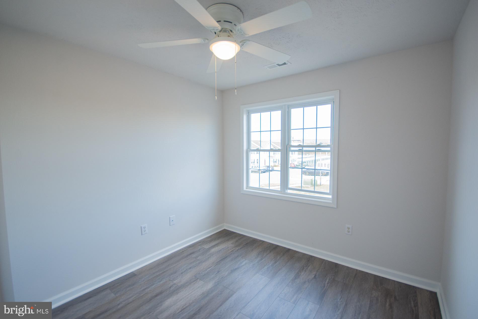 SOUTH QUEEN TOWNHOUSES - Residential Lease