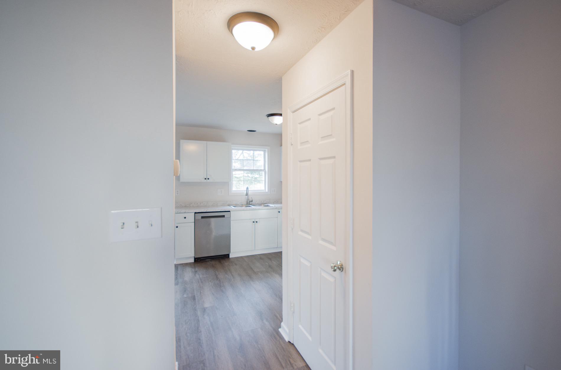 SOUTH QUEEN TOWNHOUSES - Residential Lease