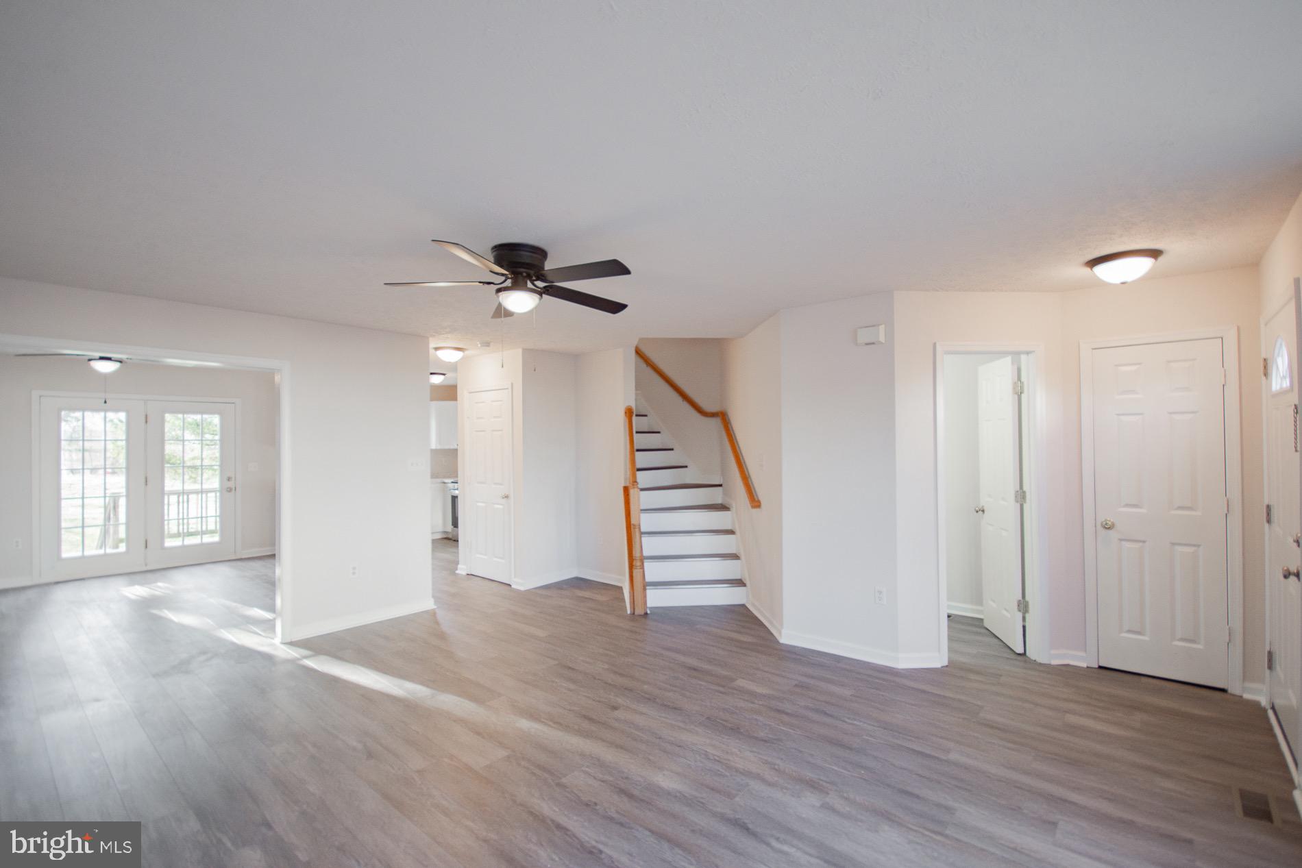 SOUTH QUEEN TOWNHOUSES - Residential Lease